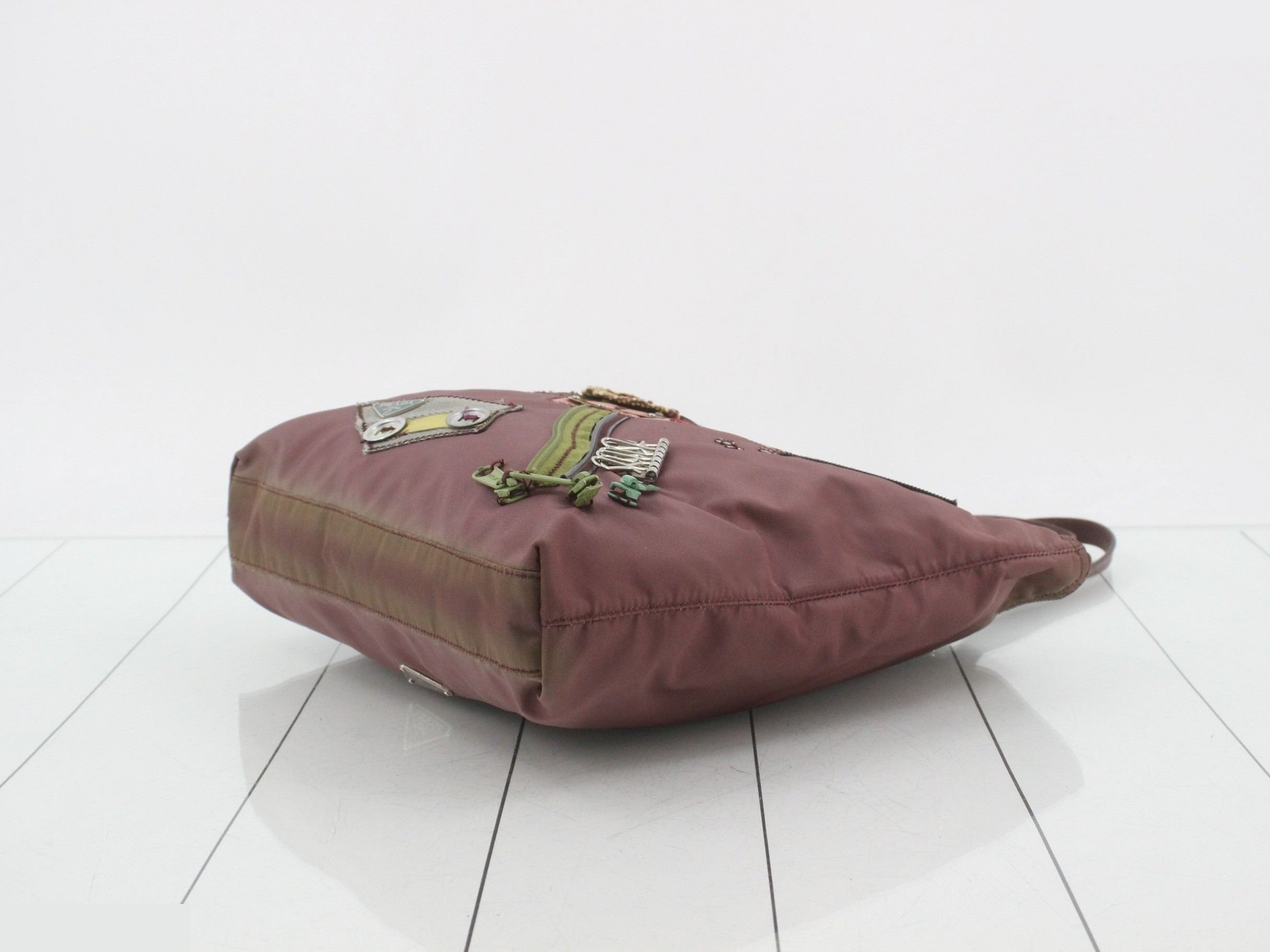 tote bag with triangular plate — view 6