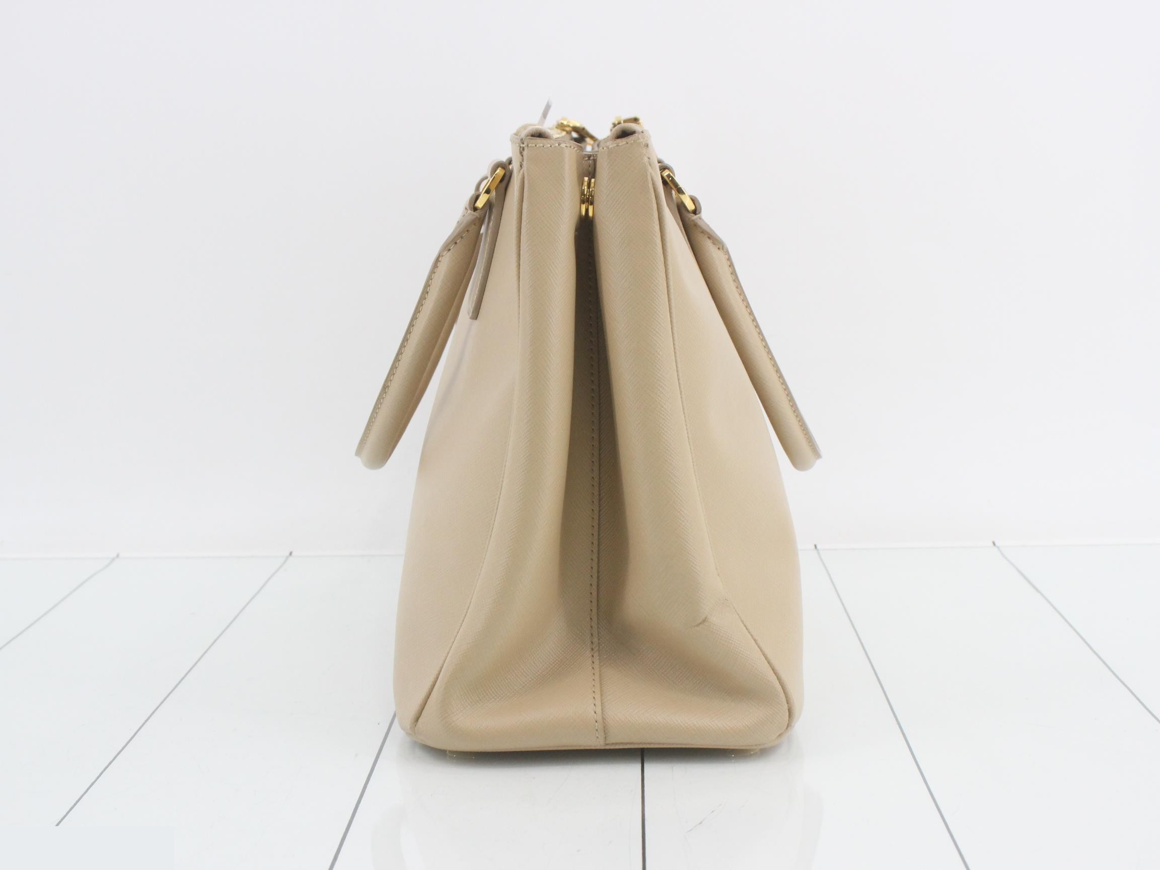 Saffiano Triangle Plate 2-Way Handbag — view 3