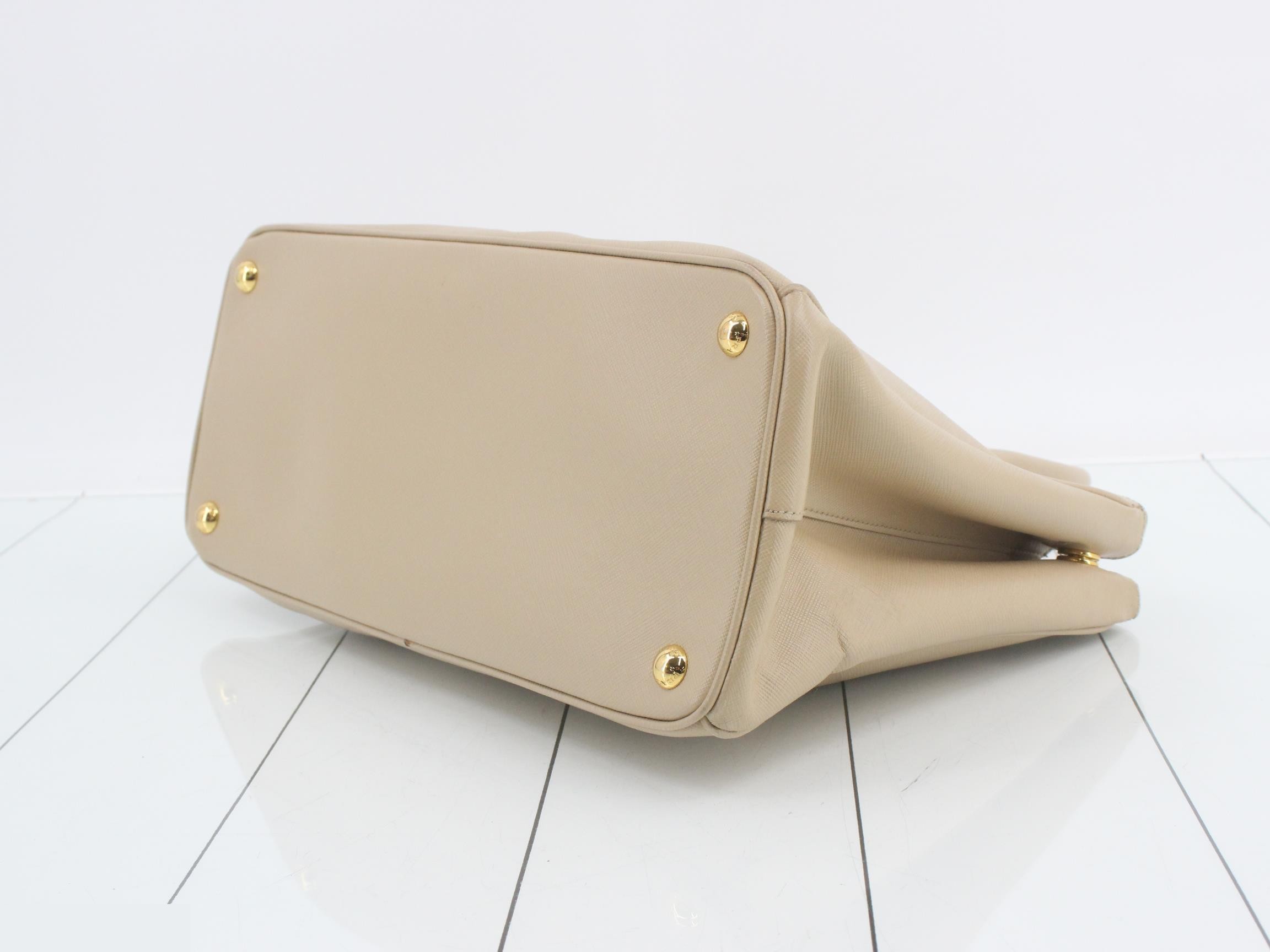 Saffiano Triangle Plate 2-Way Handbag — view 6