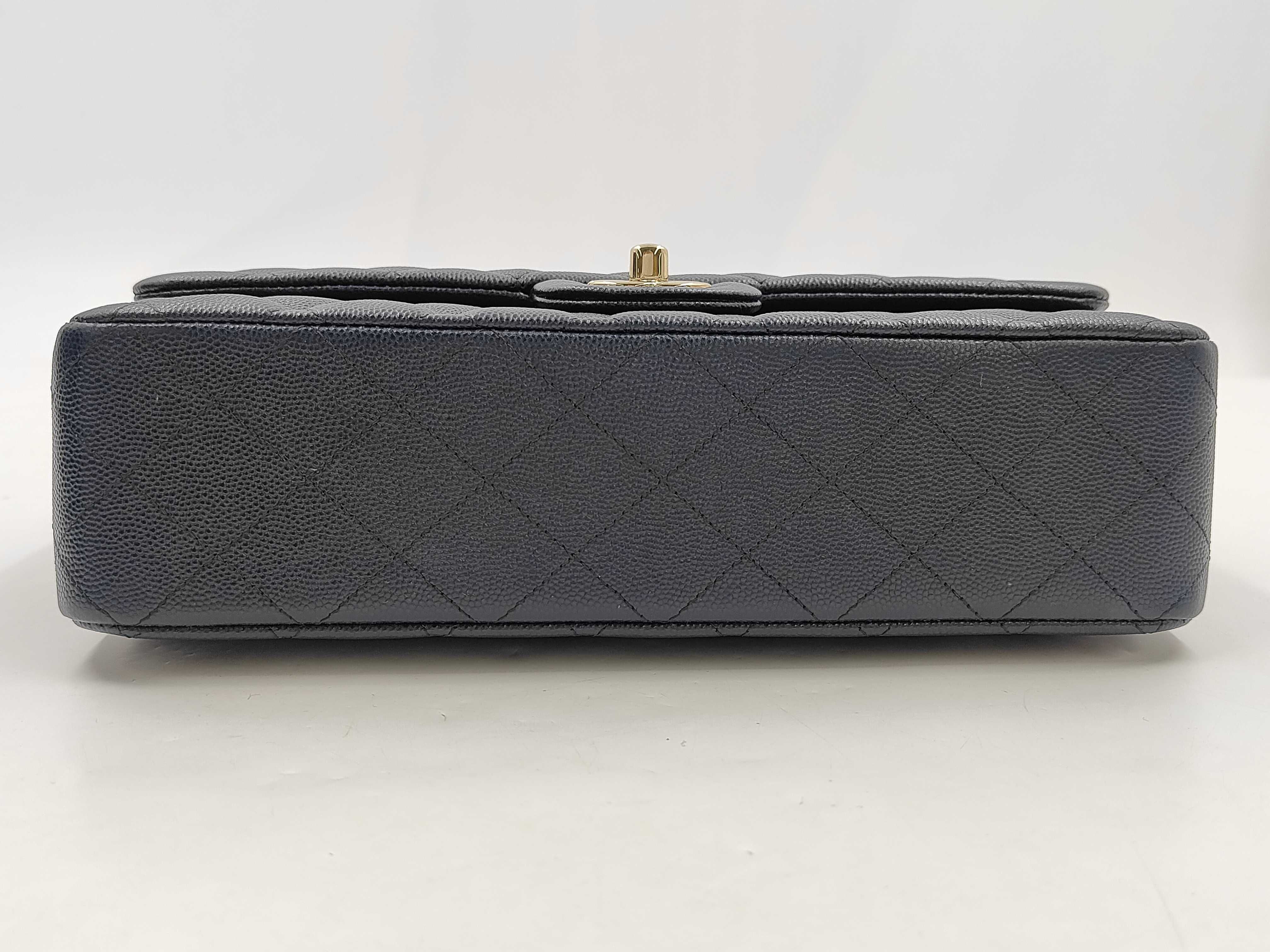 BAG CLASSIC FLAP CAVIAR SKIN 25CM MEDIUM DOUBLE FLAP A01112 NAVY NO.31 31035319 Shoulder Bag — view 5