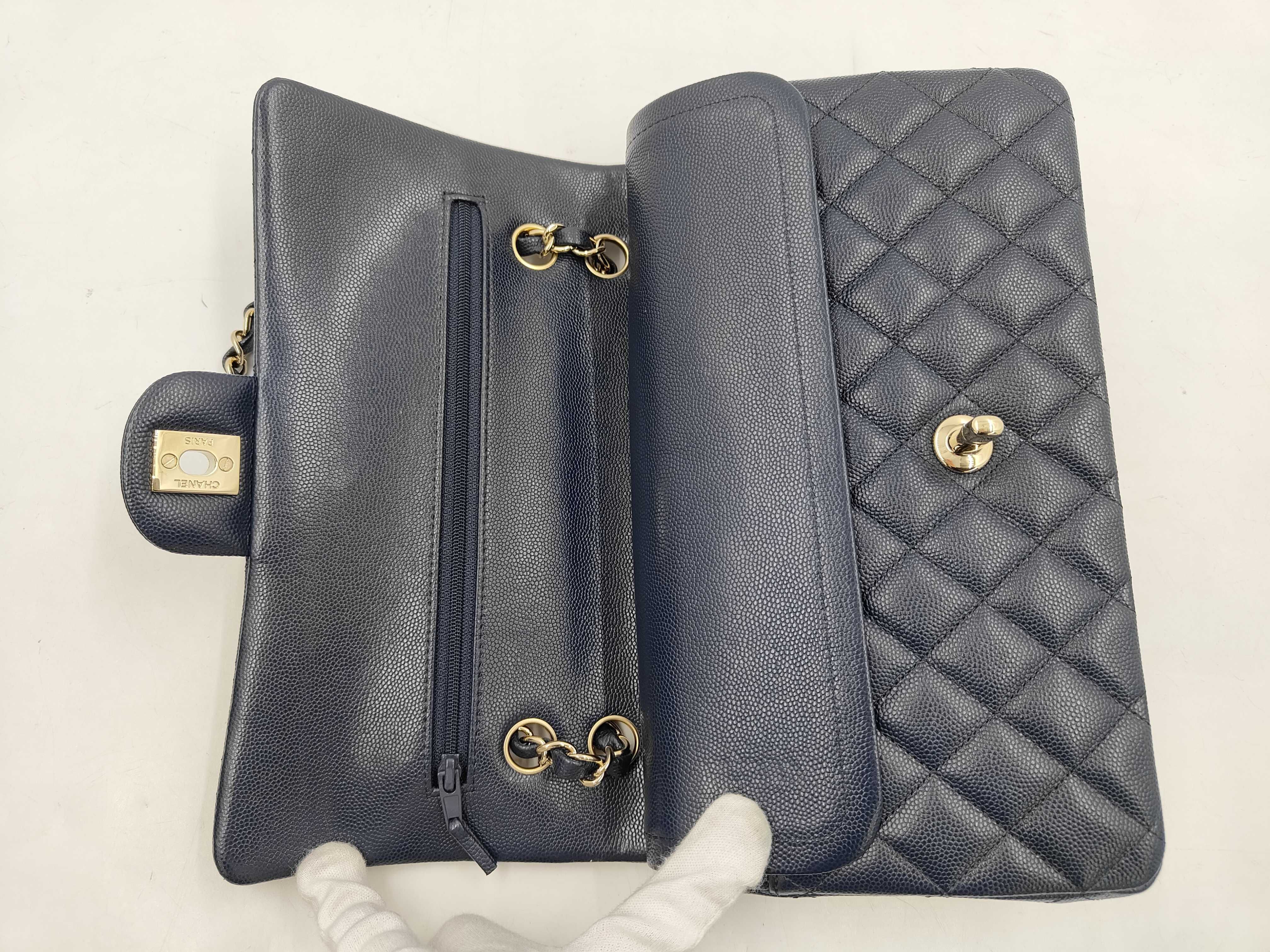 BAG CLASSIC FLAP CAVIAR SKIN 25CM MEDIUM DOUBLE FLAP A01112 NAVY NO.31 31035319 Shoulder Bag — view 9