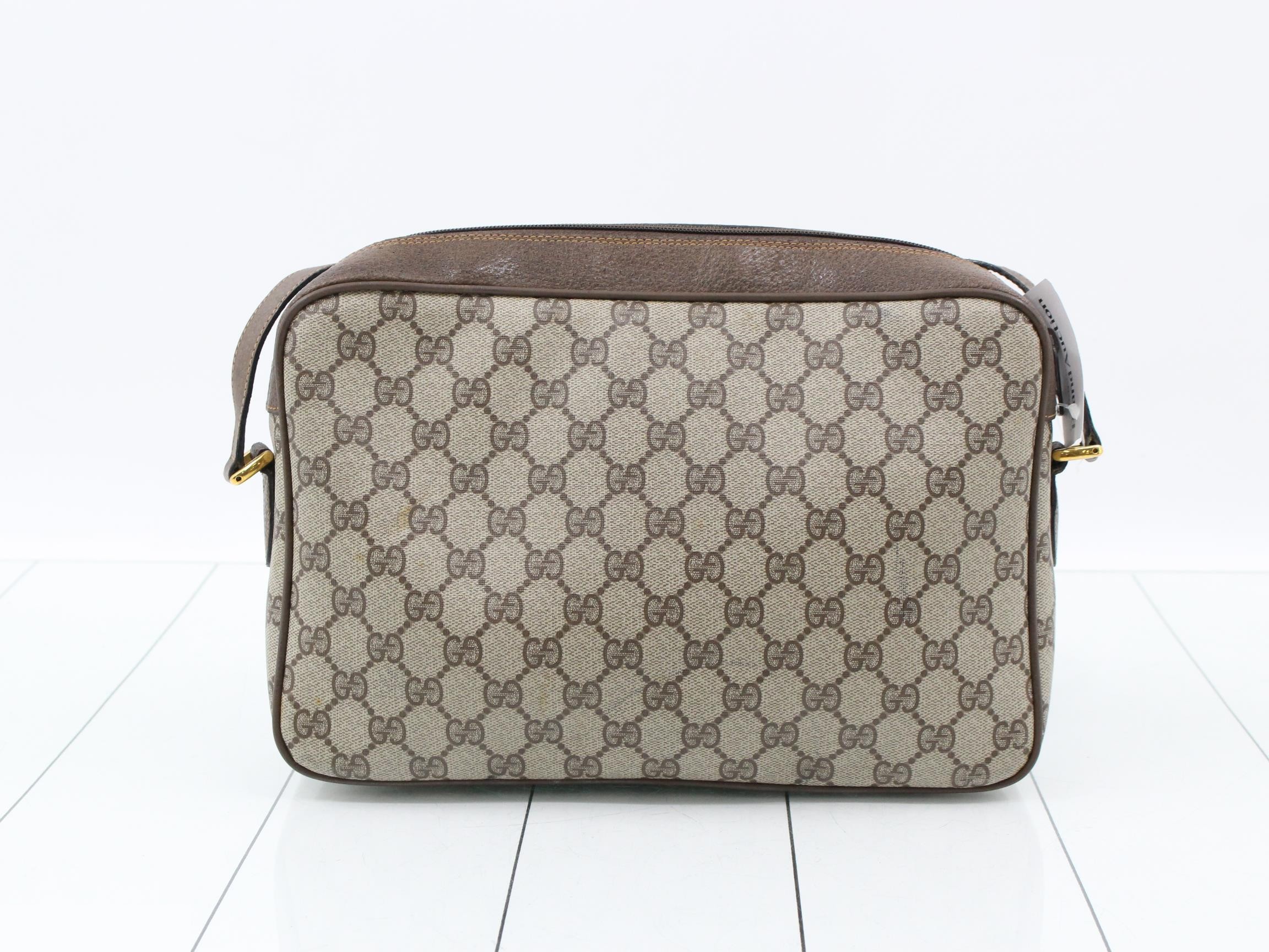 GG Supreme Shoulder Bag — view 2