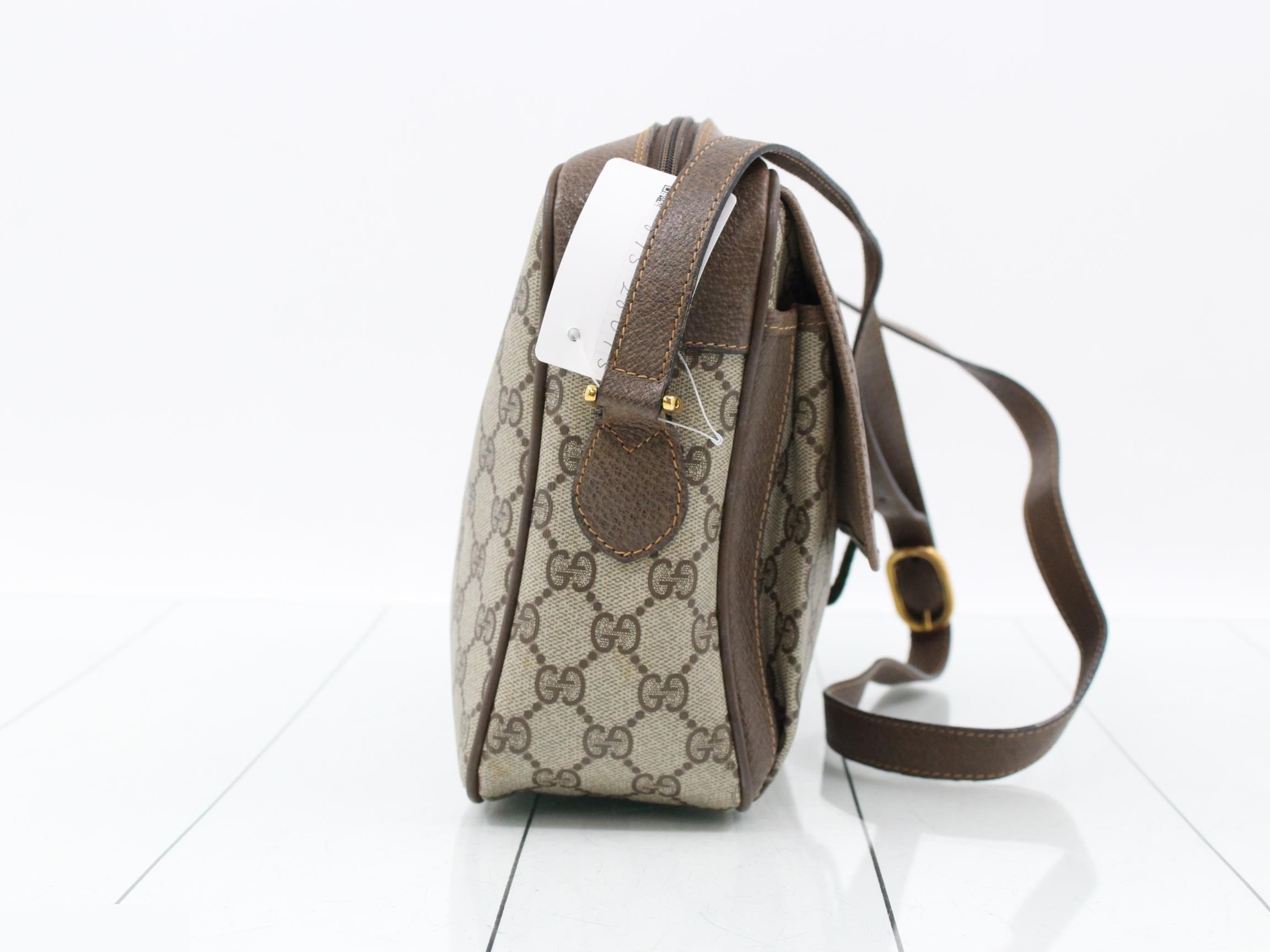 GG Supreme Shoulder Bag — view 4