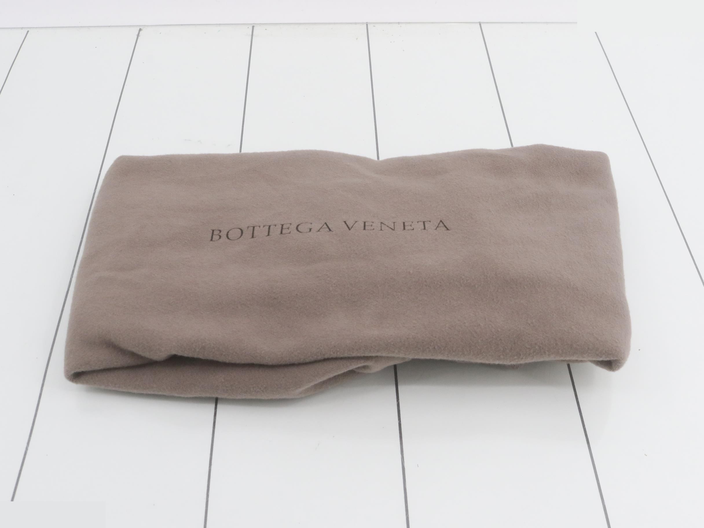 BV Twist Leather Handbag — view 7