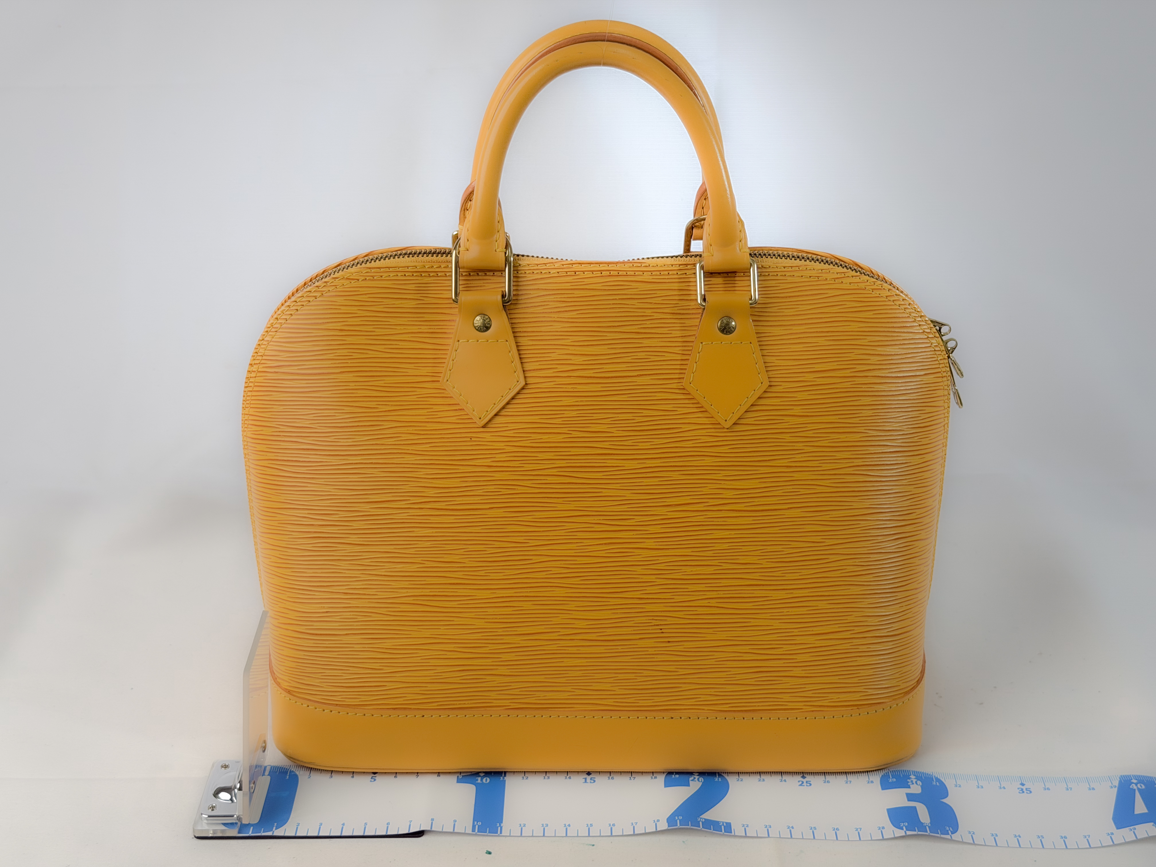 Epi M40619 Alma PM AR0957 Handbag — view 2