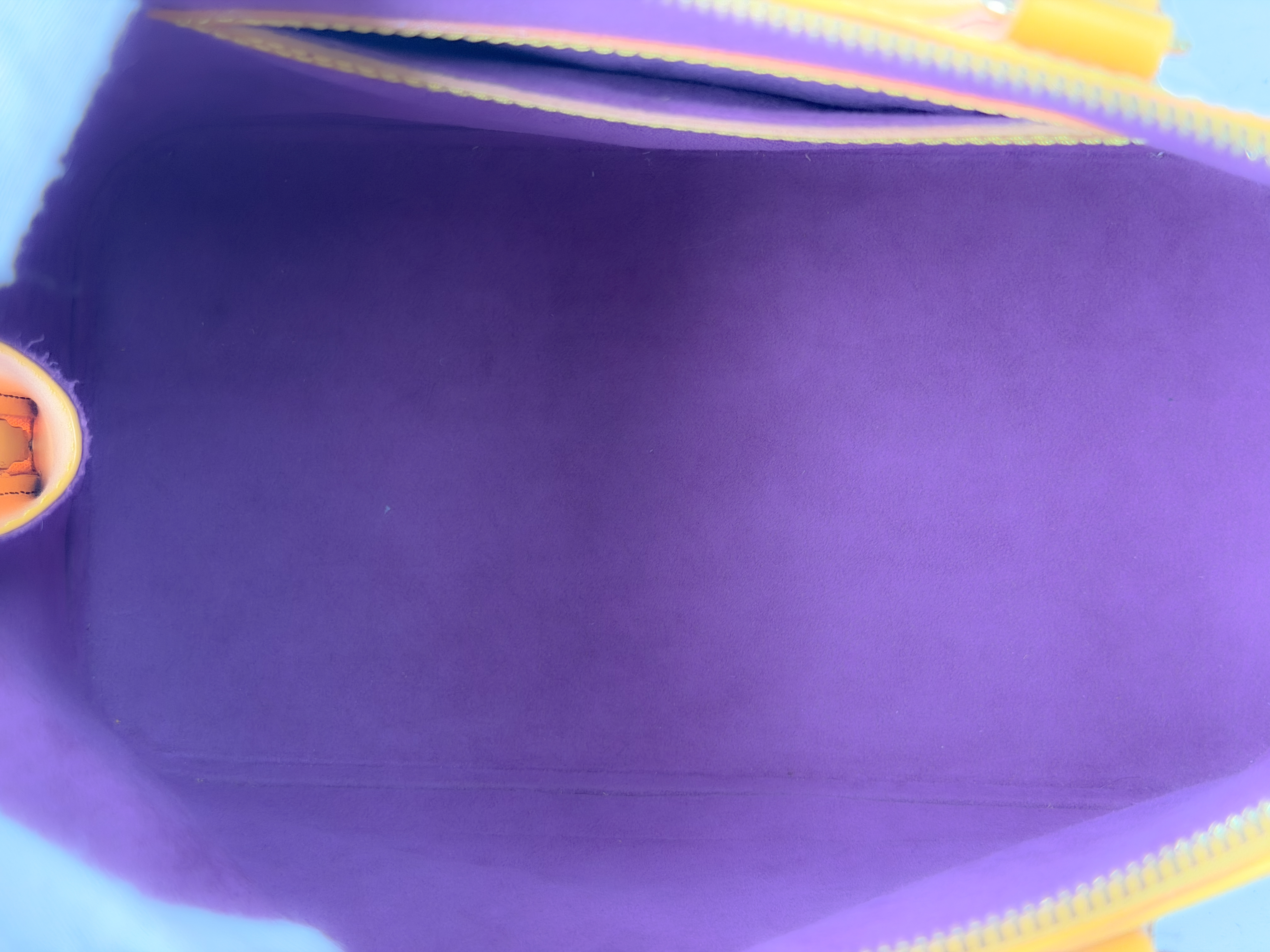 Epi M40619 Alma PM AR0957 Handbag — view 10