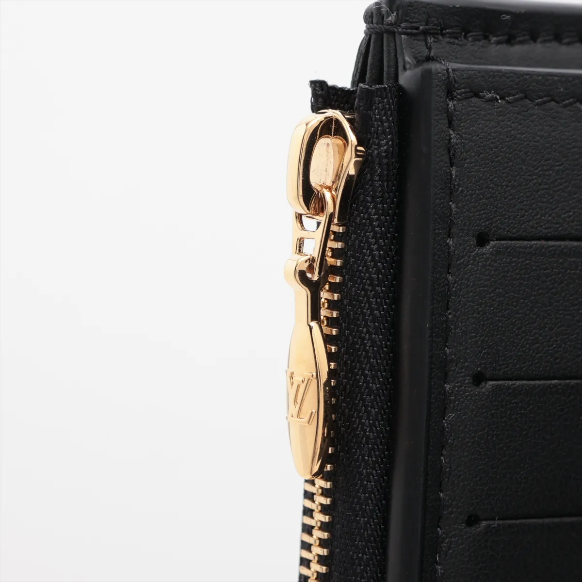 Taurillon Portefeuille Capucines Compact M82764 Noir Compact Wallet RFID Reactive — view 8