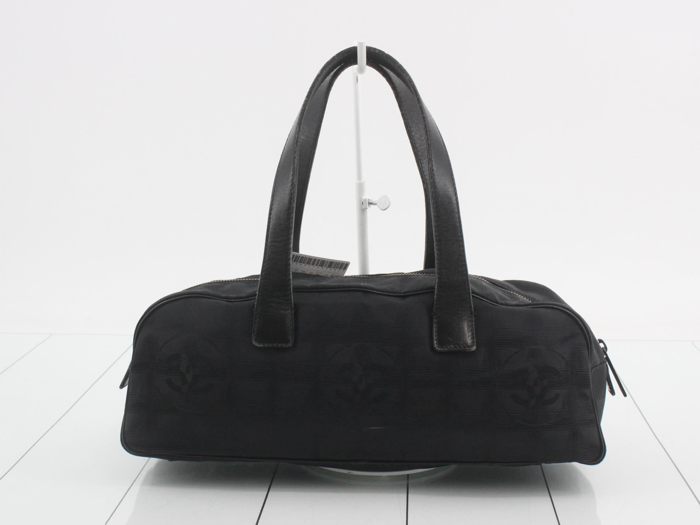 New Travel Line Handbag, Black — view 2