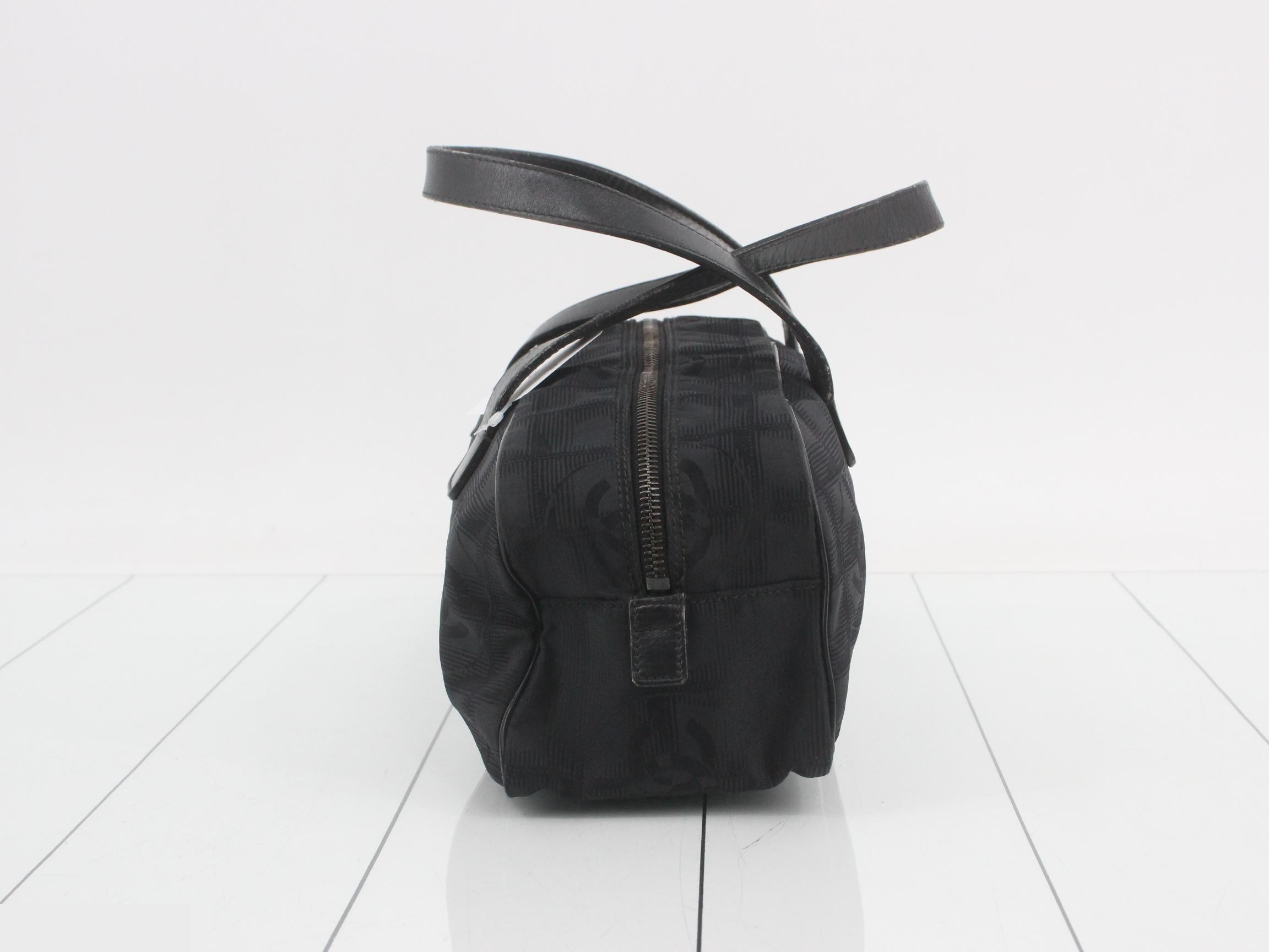 New Travel Line Handbag, Black — view 3