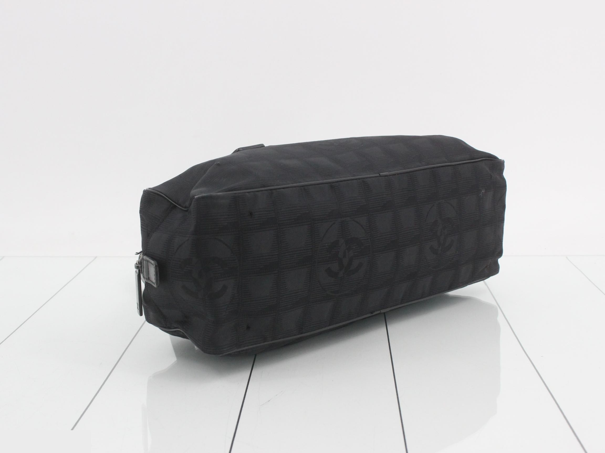 New Travel Line Handbag, Black — view 5