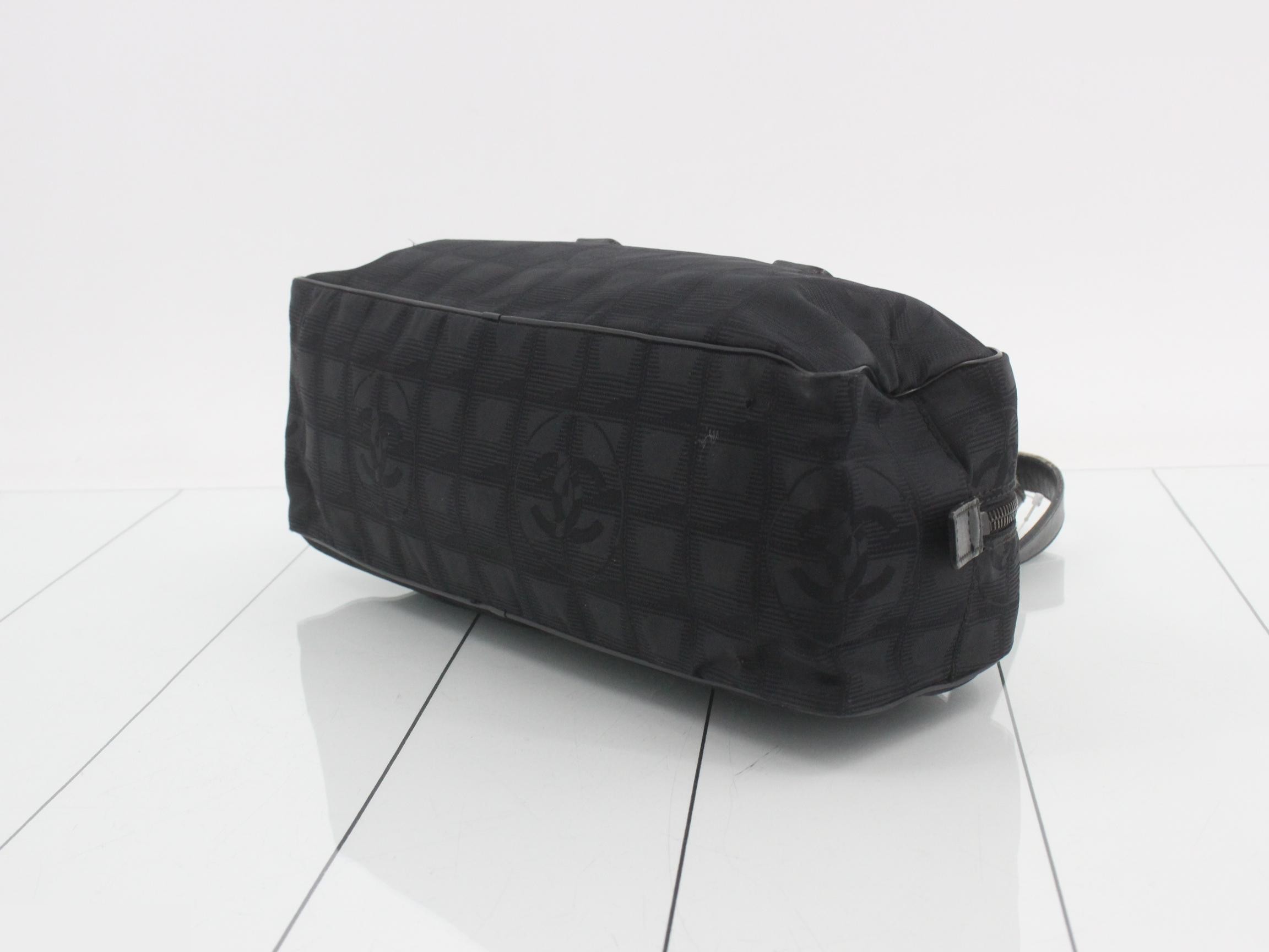 New Travel Line Handbag, Black — view 6