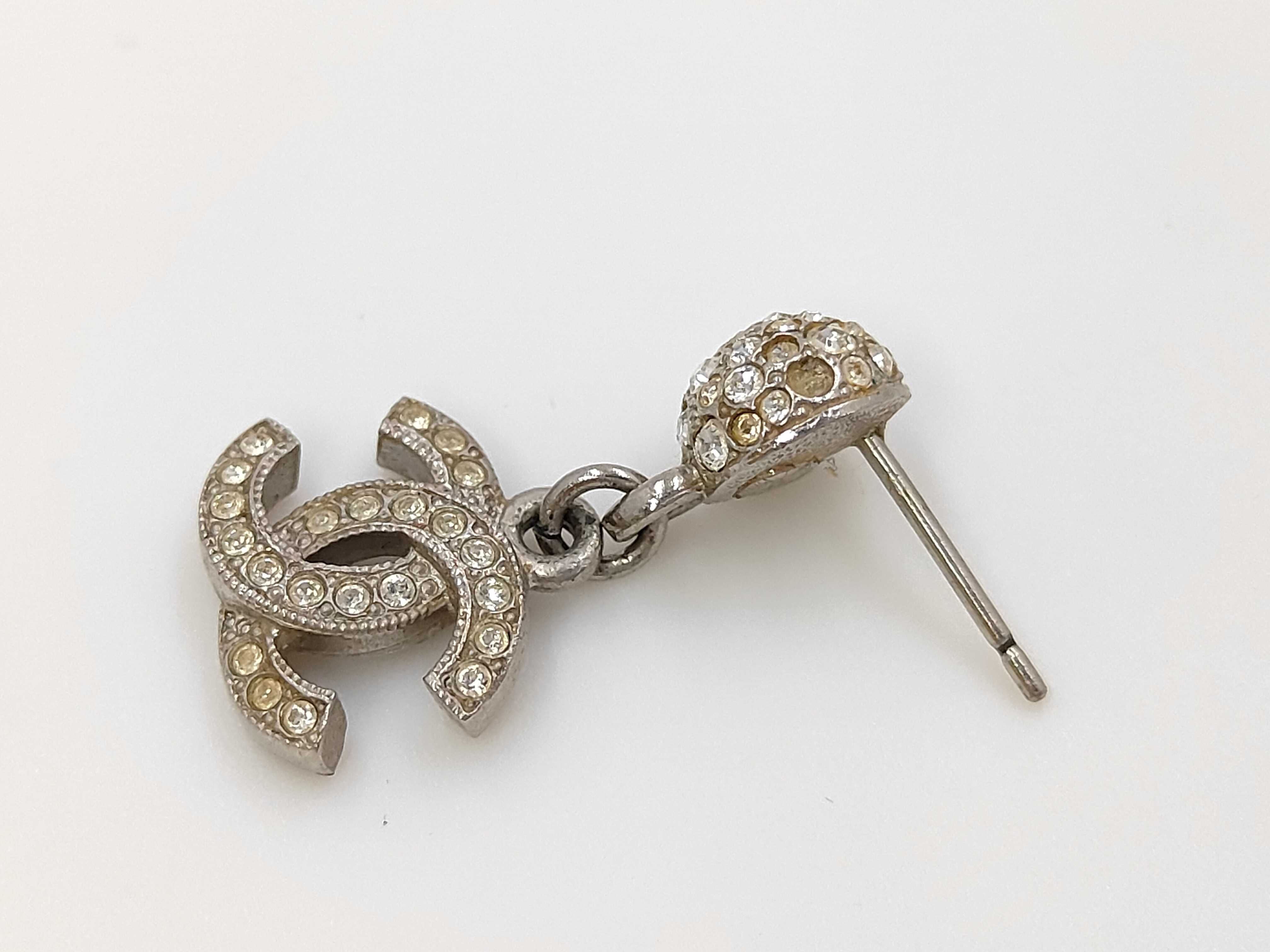 Earrings — view 3