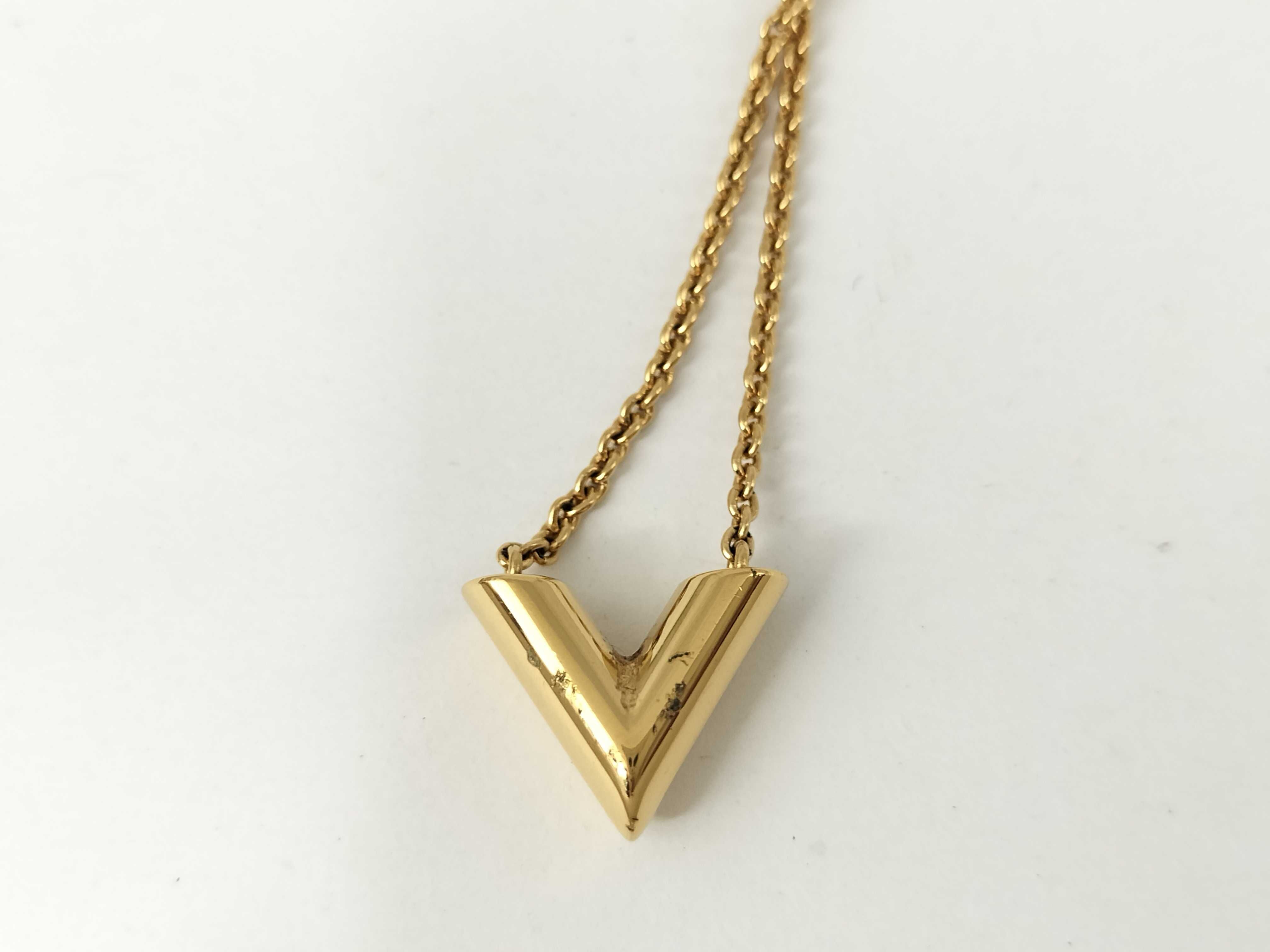 Essential V Gold Necklace — view 2