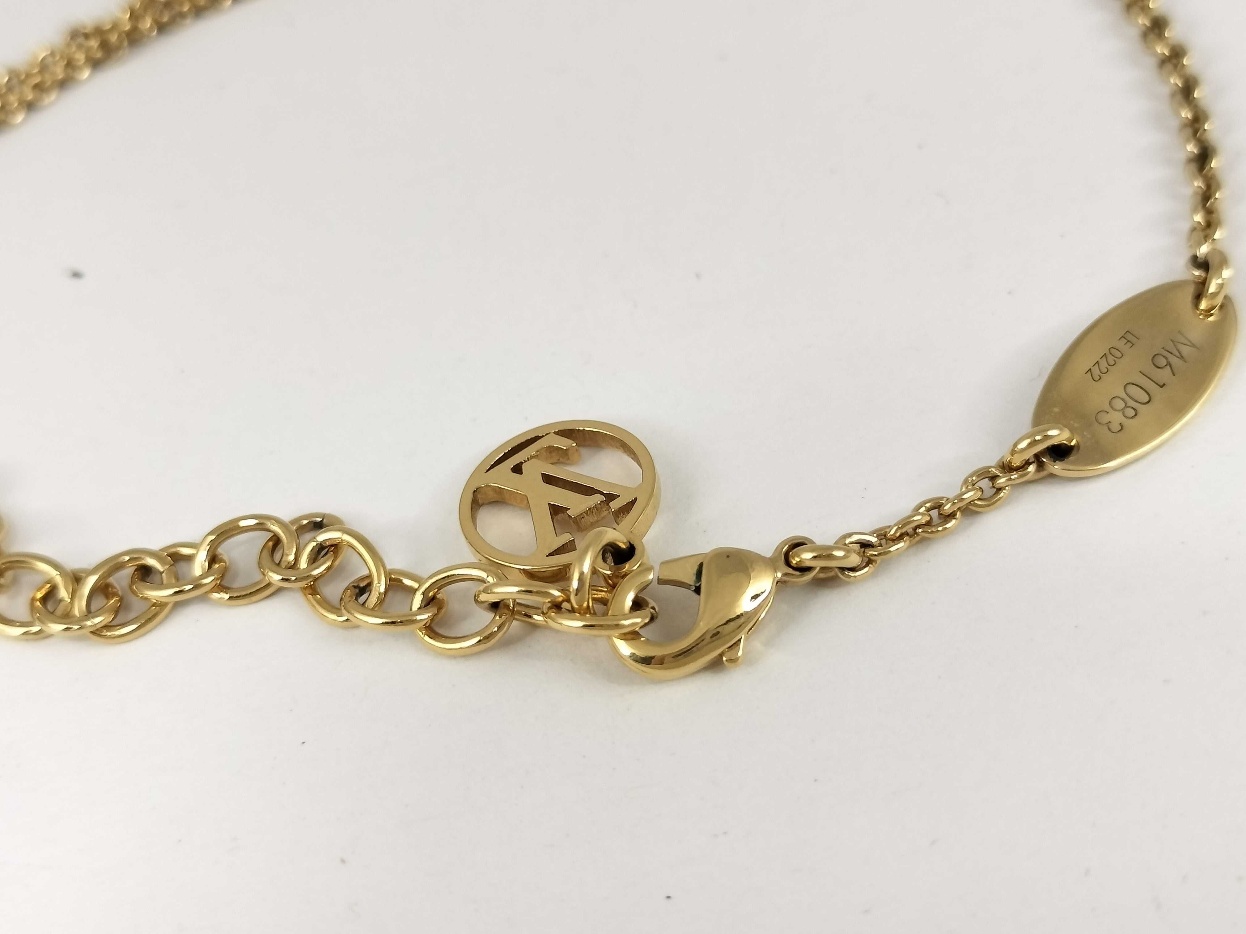 Essential V Gold Necklace — view 4