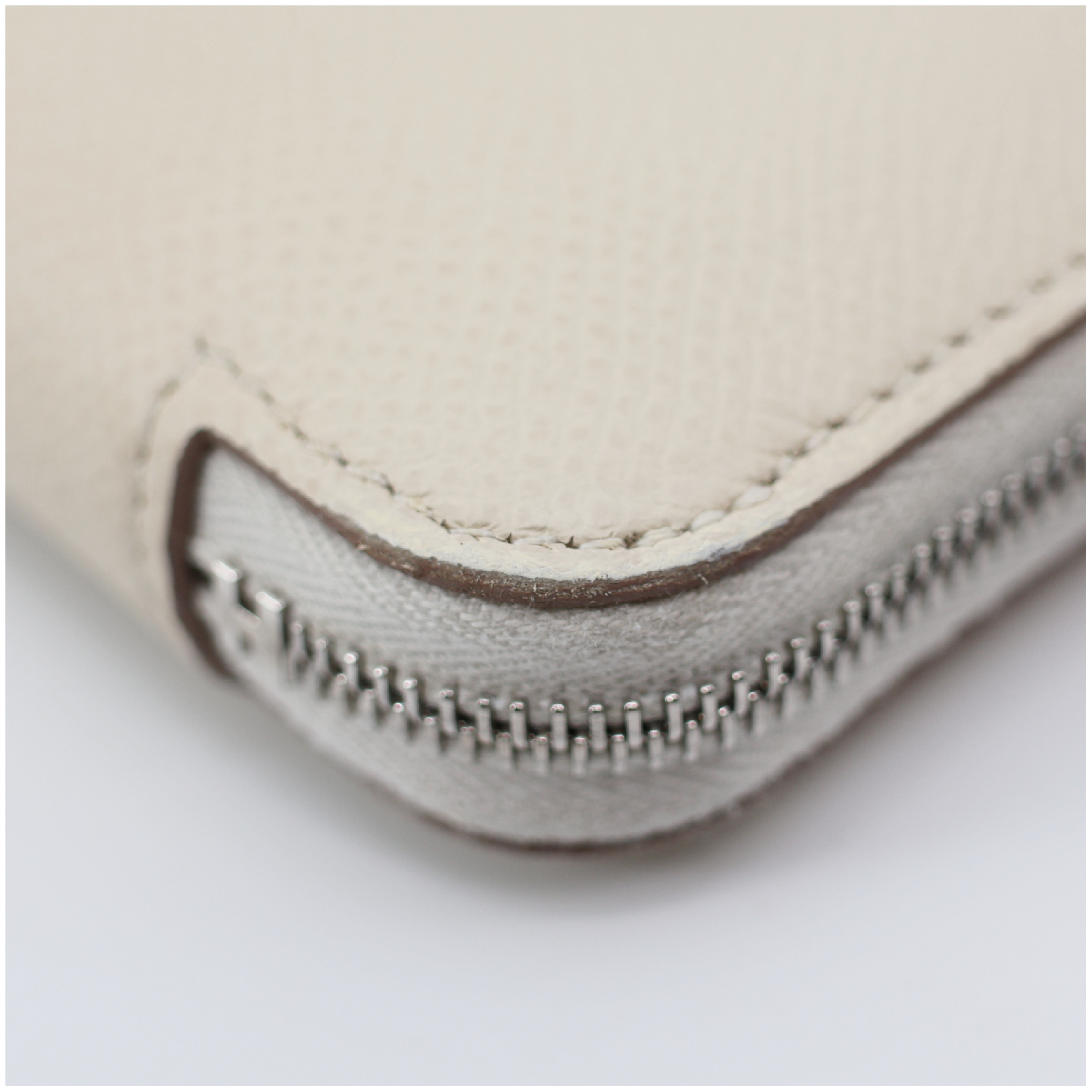 Azap Silk In Compact Wallet, Cle Veau Epsom Leather, B Stamp — view 12