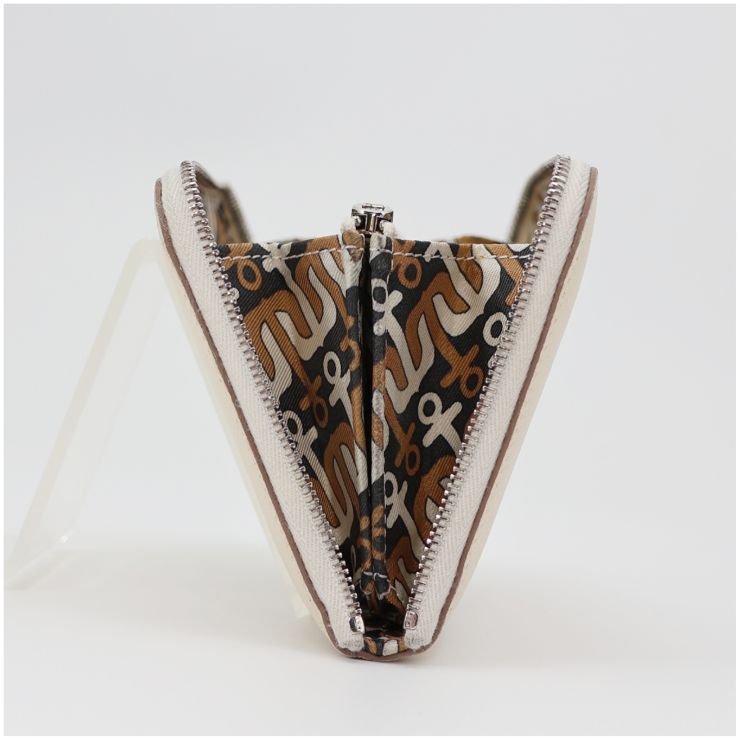 Azap Silk In Compact Wallet, Cle Veau Epsom Leather, B Stamp — view 5