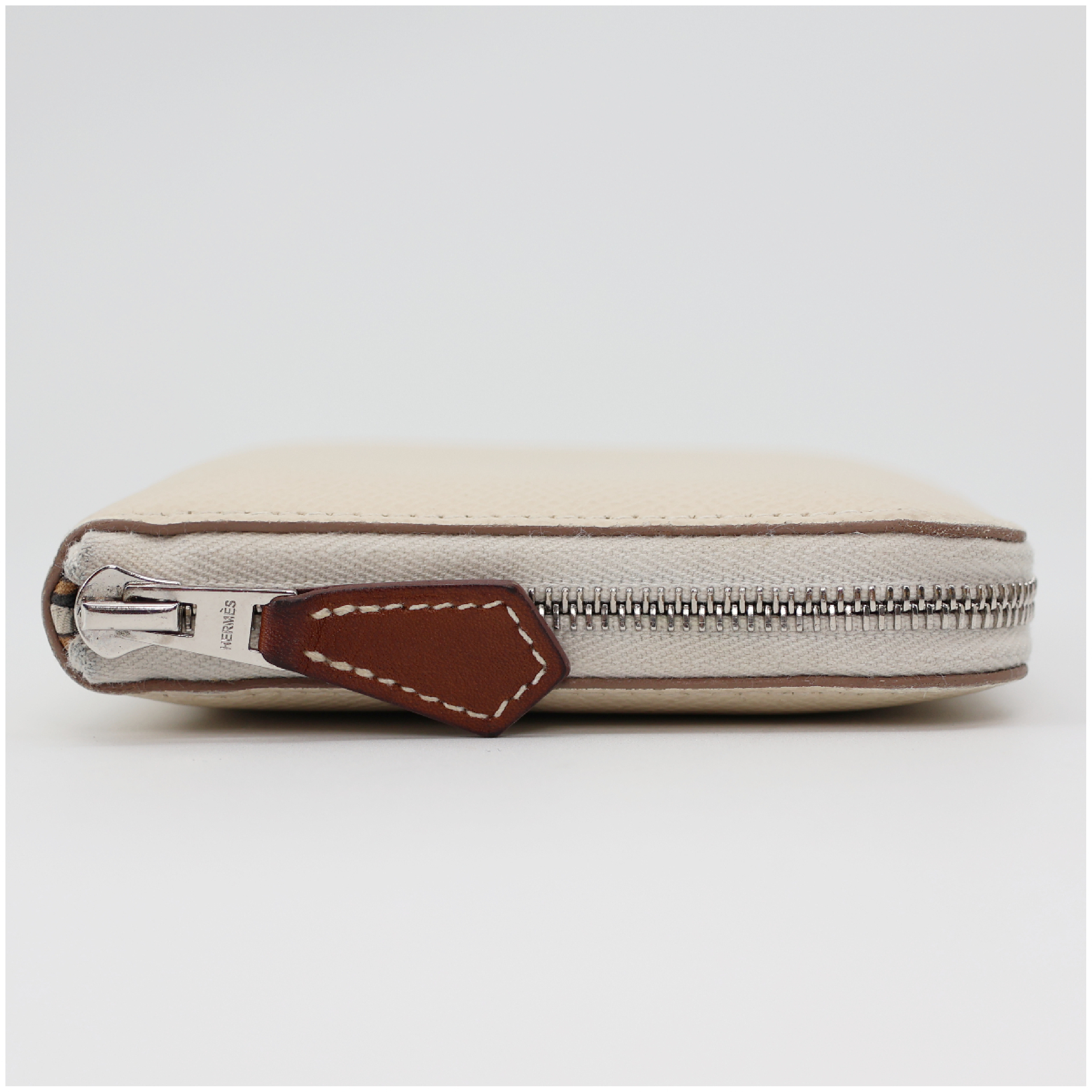 Azap Silk In Compact Wallet, Cle Veau Epsom Leather, B Stamp — view 7
