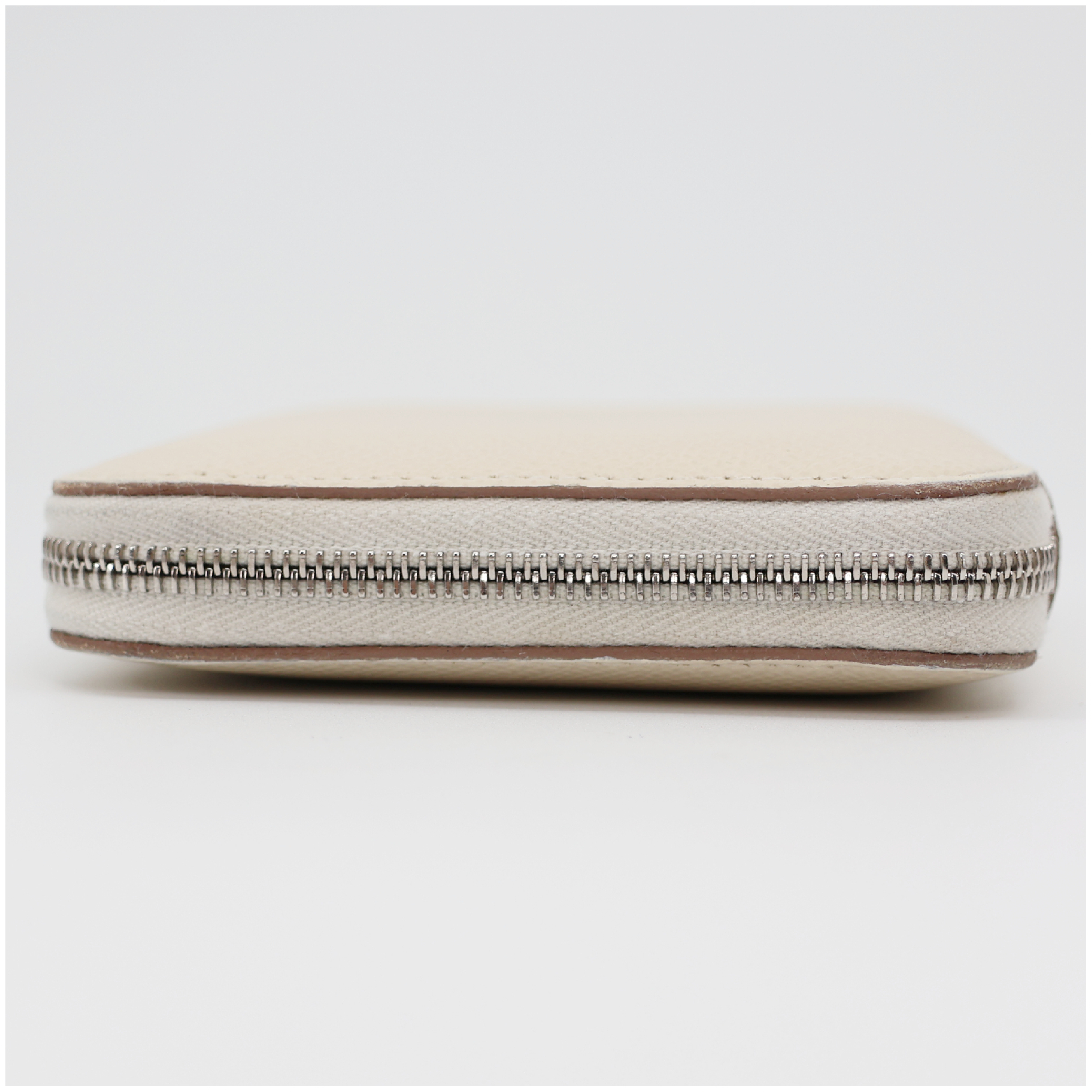 Azap Silk In Compact Wallet, Cle Veau Epsom Leather, B Stamp — view 9