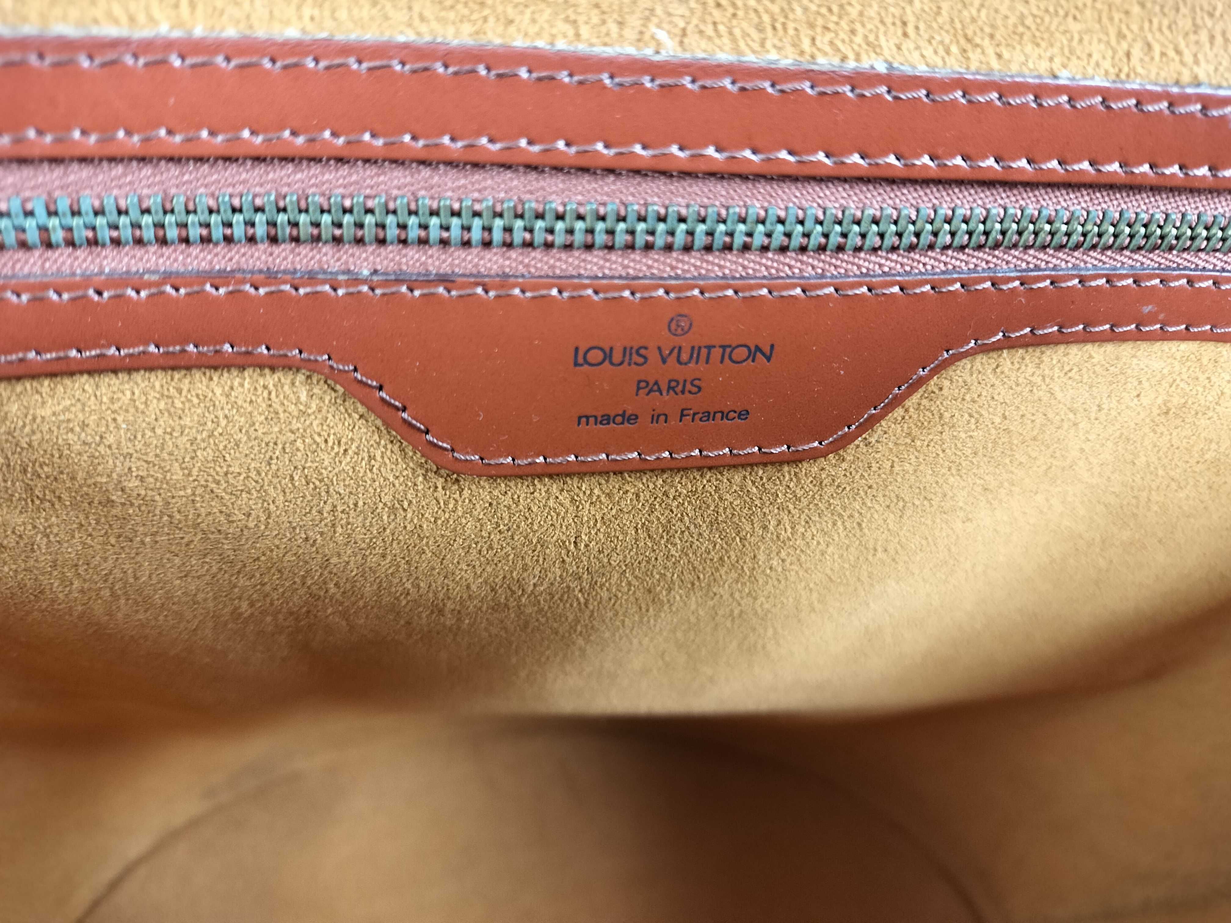 Epi Saint Jacques Shoulder Bag — view 13