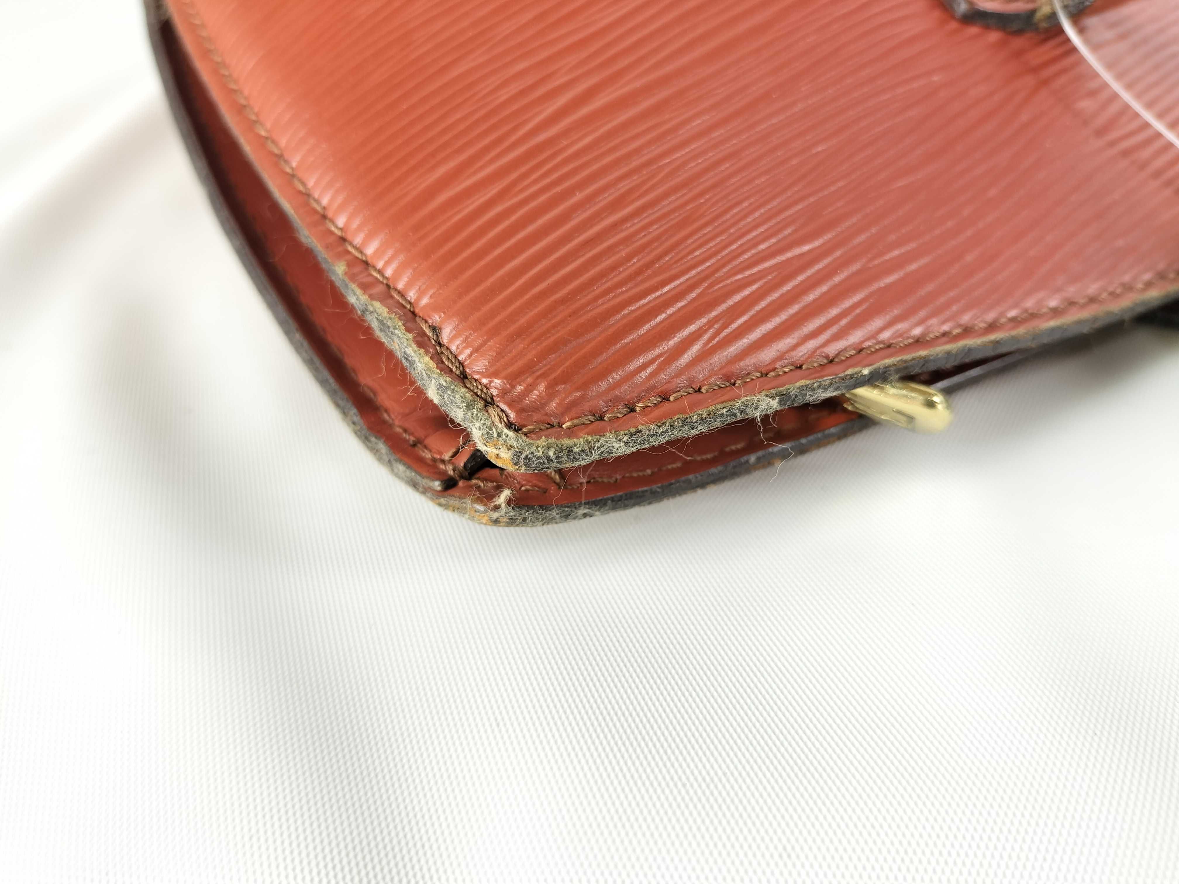 Epi Saint Jacques Shoulder Bag — view 9