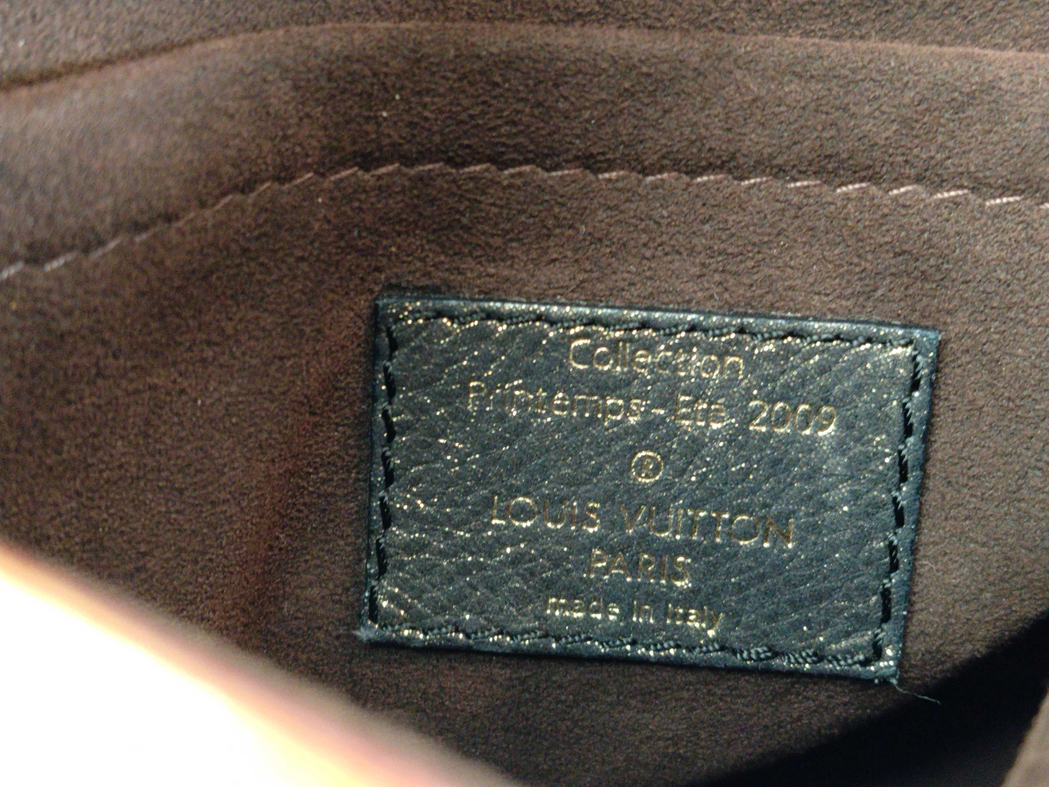 Monogram LV M97016 Monogram Kalahari PM Shoulder Bag — view 12
