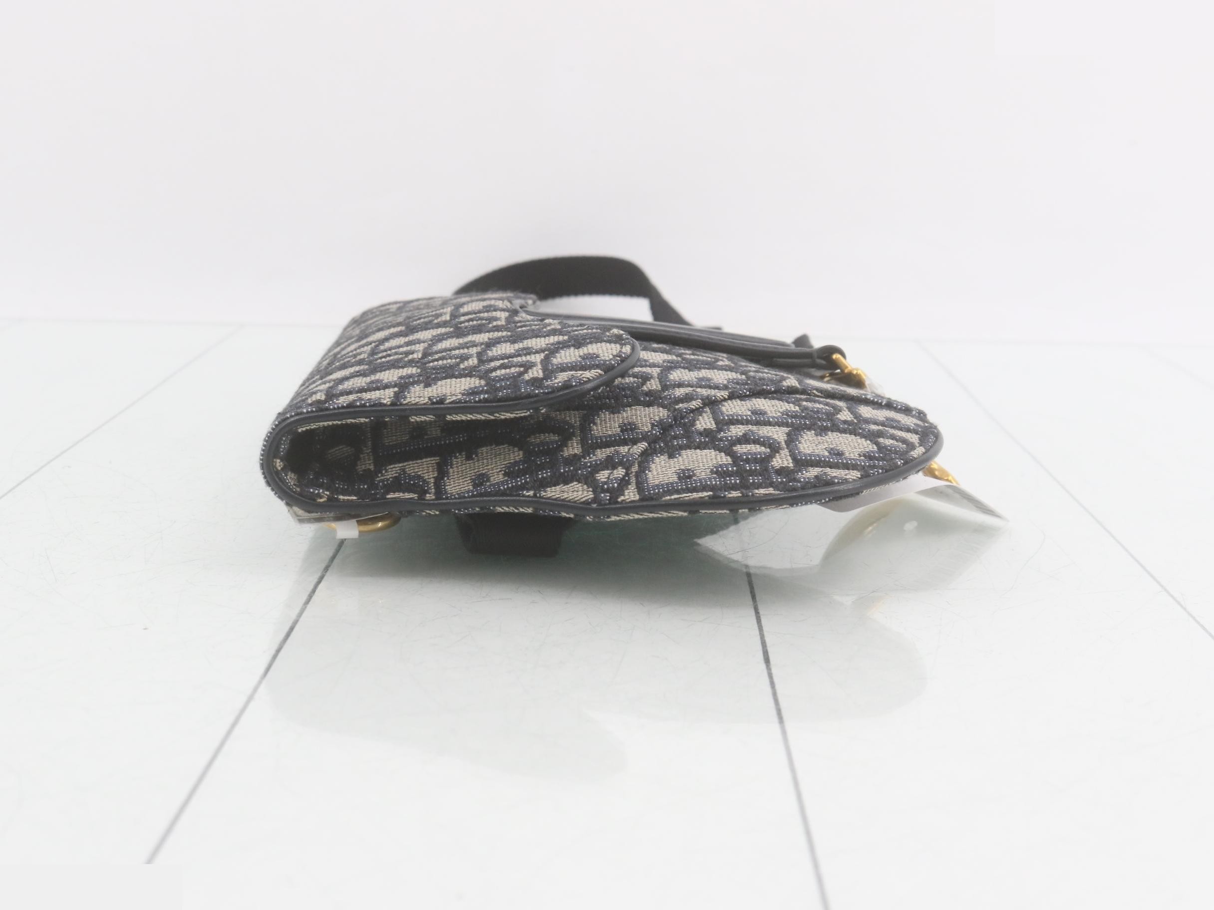 Saddlebag Oblique Waist Bag — view 4