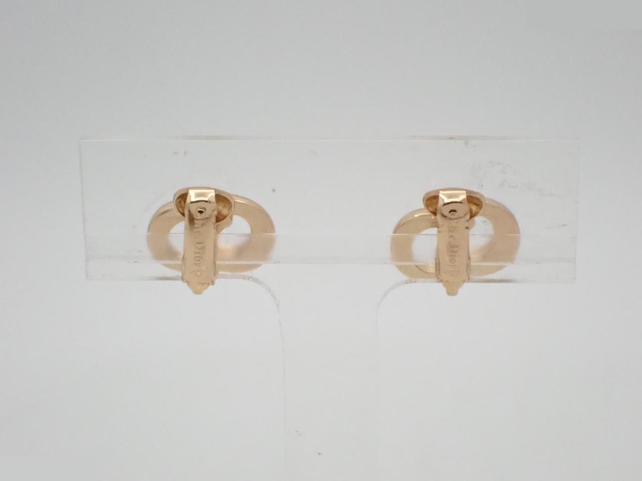 Gold necklace — view 2