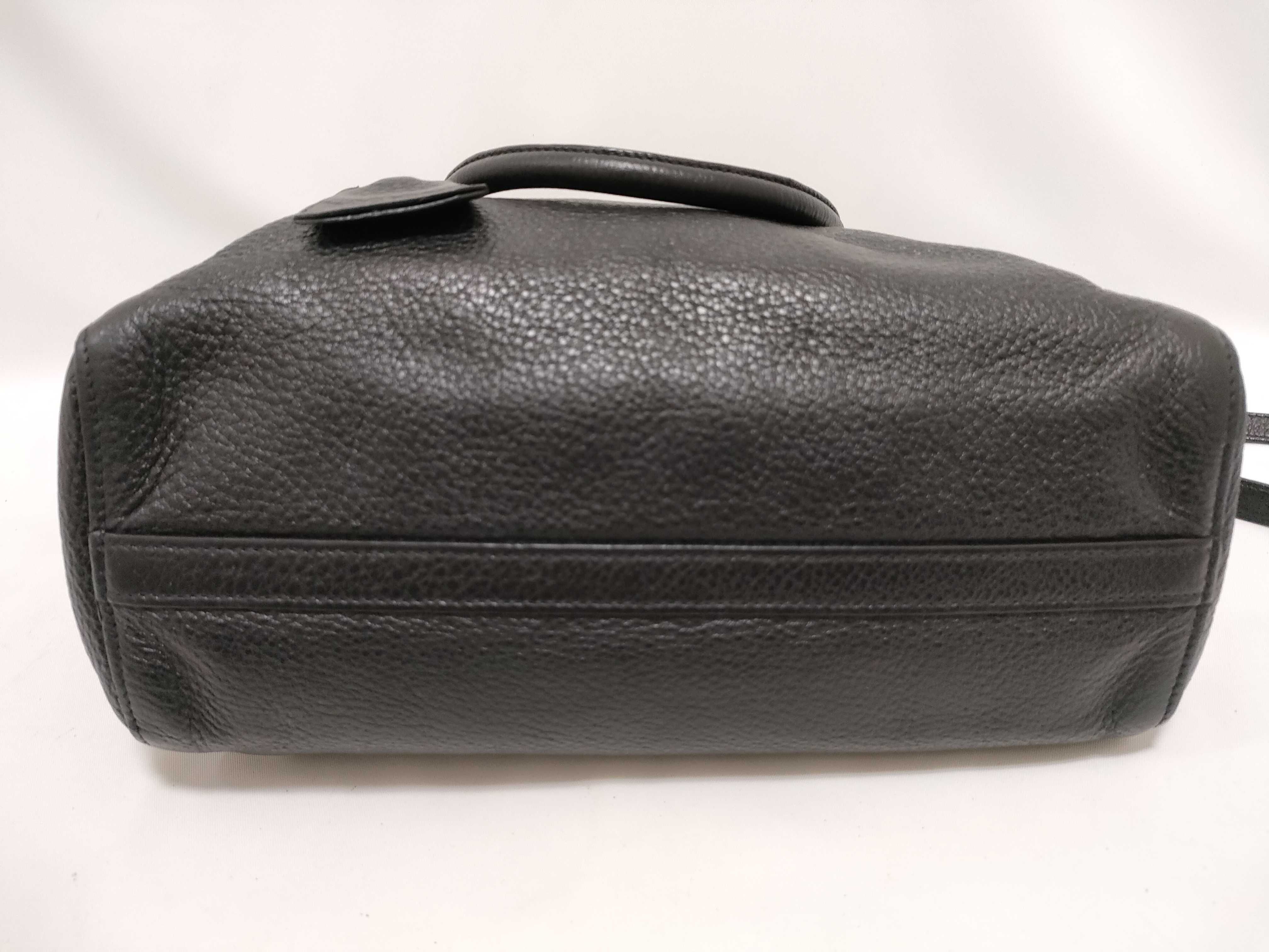 grained leather handbag/shoulder bag, black, cereal, clochette style shoulder bag — view 8