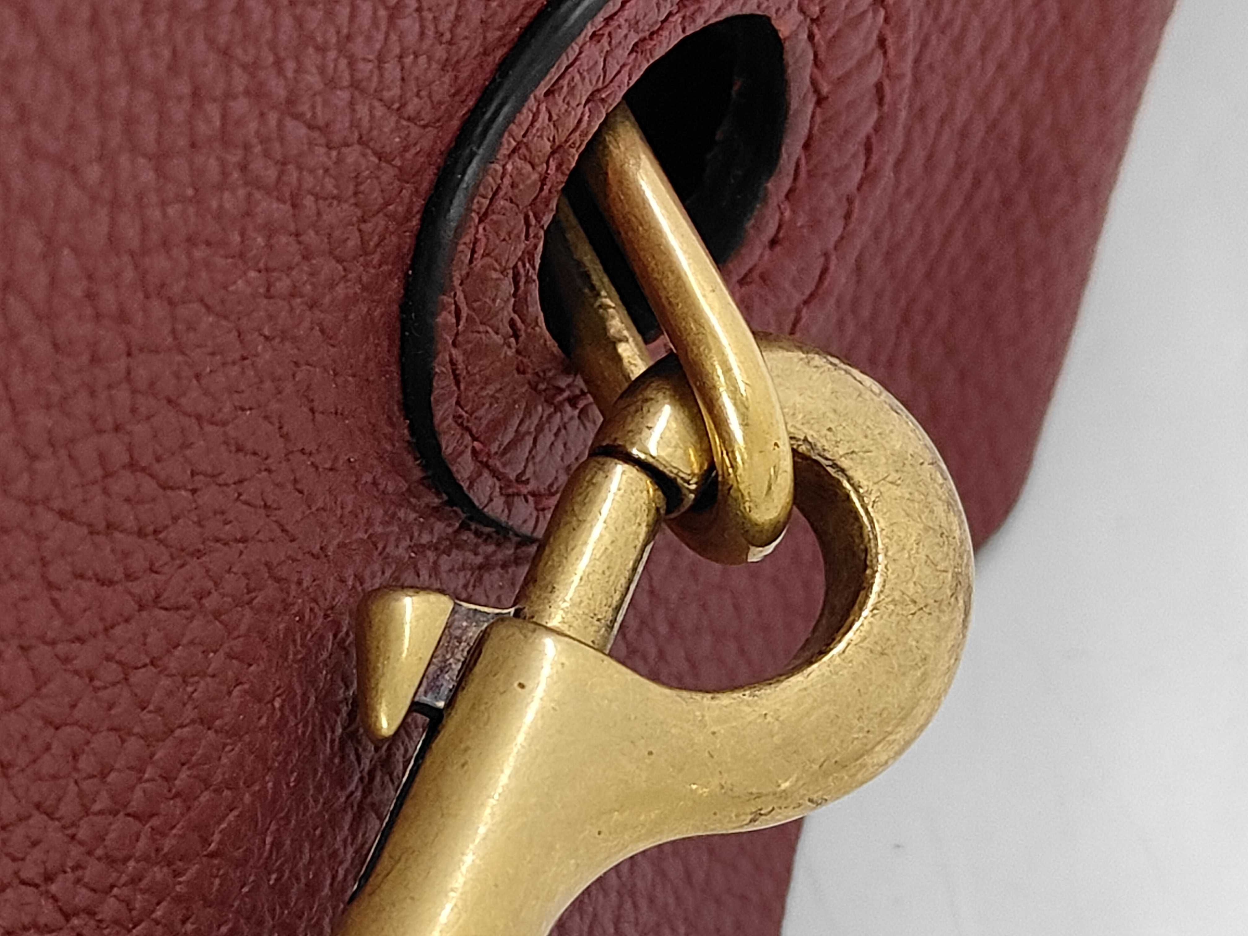 One-Shoulder Bag Leather Shoulder Bag — view 7