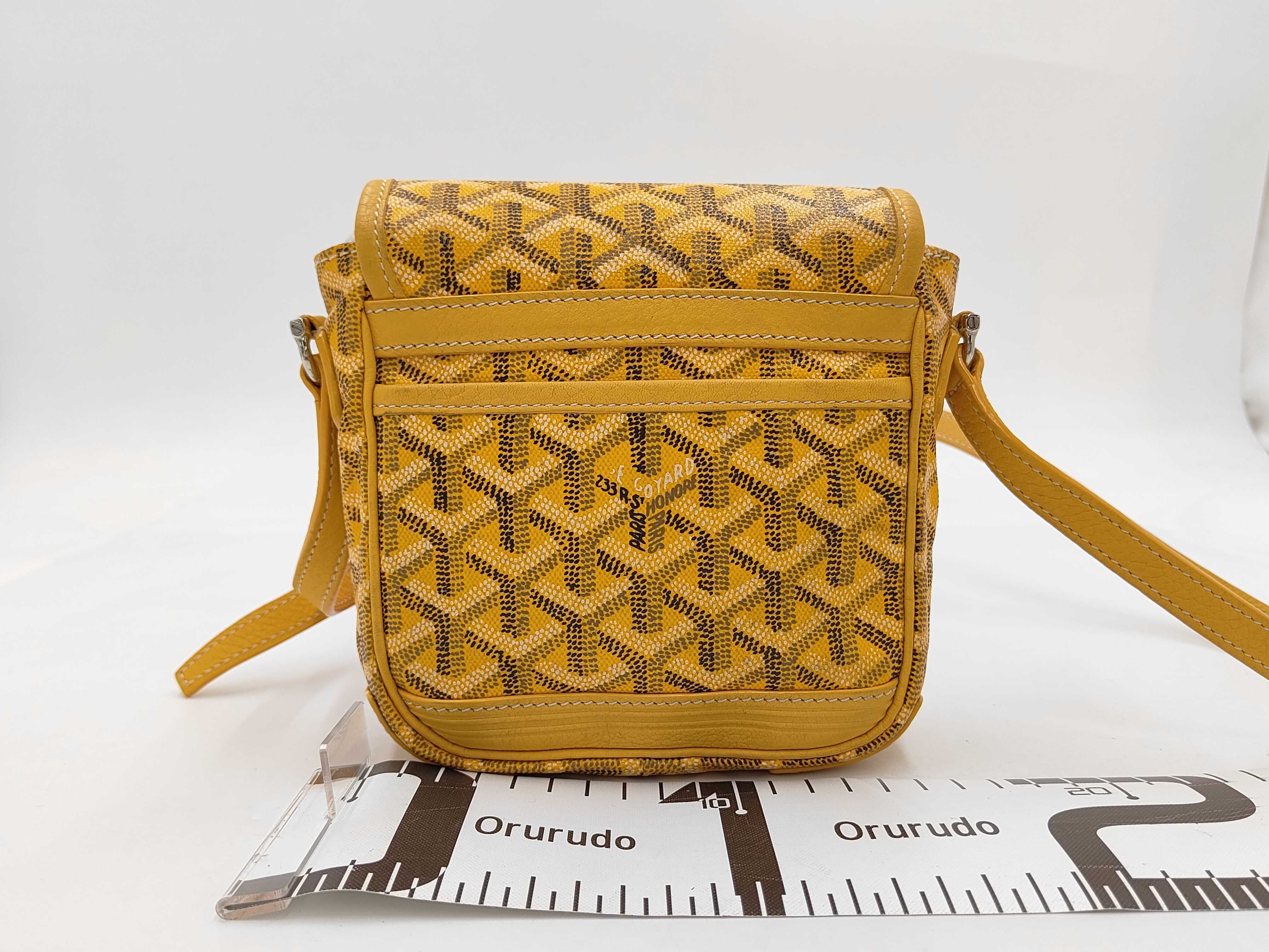 Grand Bleu PM Yellow Goyard Shoulder Bag — view 2
