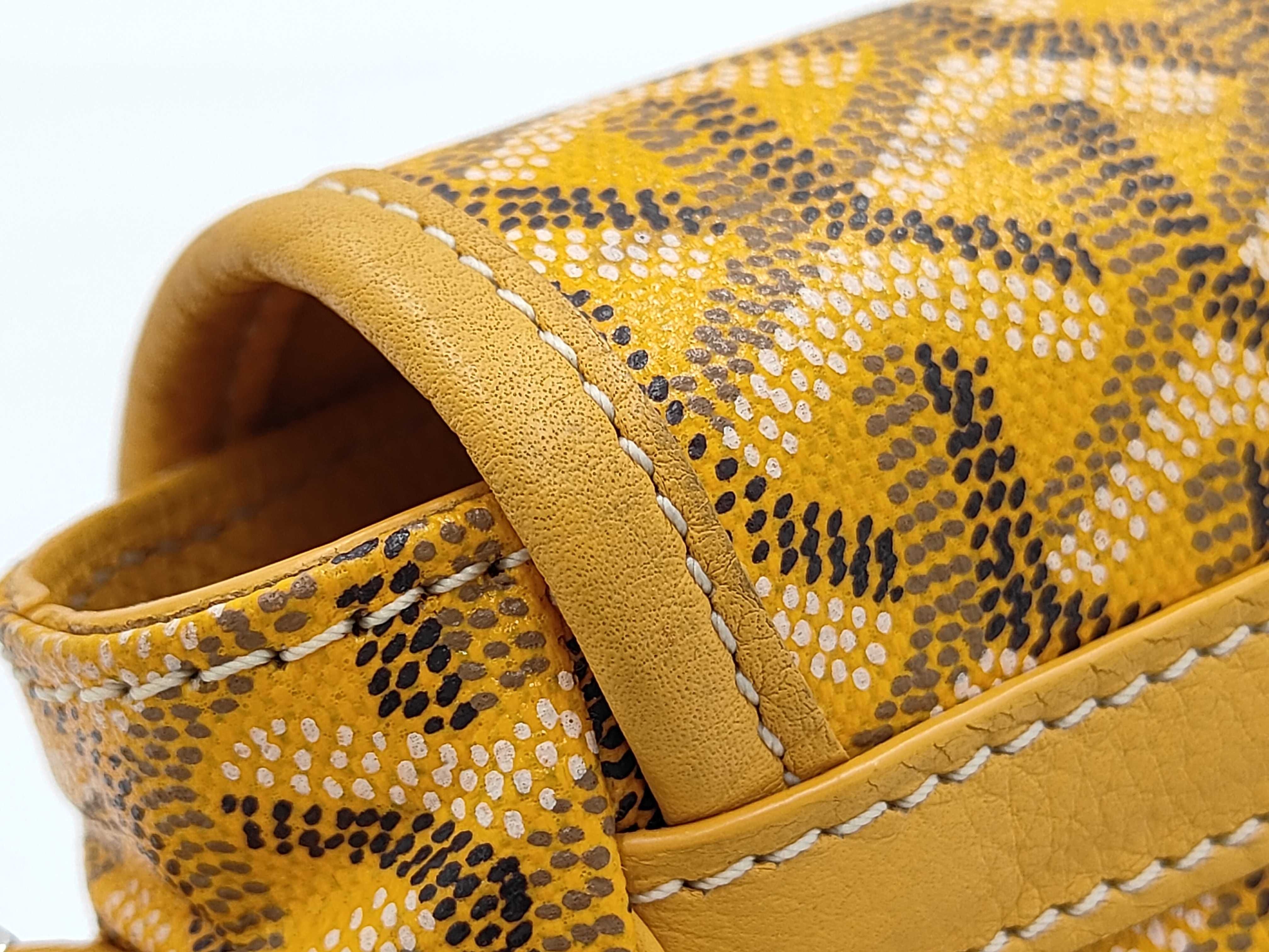 Grand Bleu PM Yellow Goyard Shoulder Bag — view 9