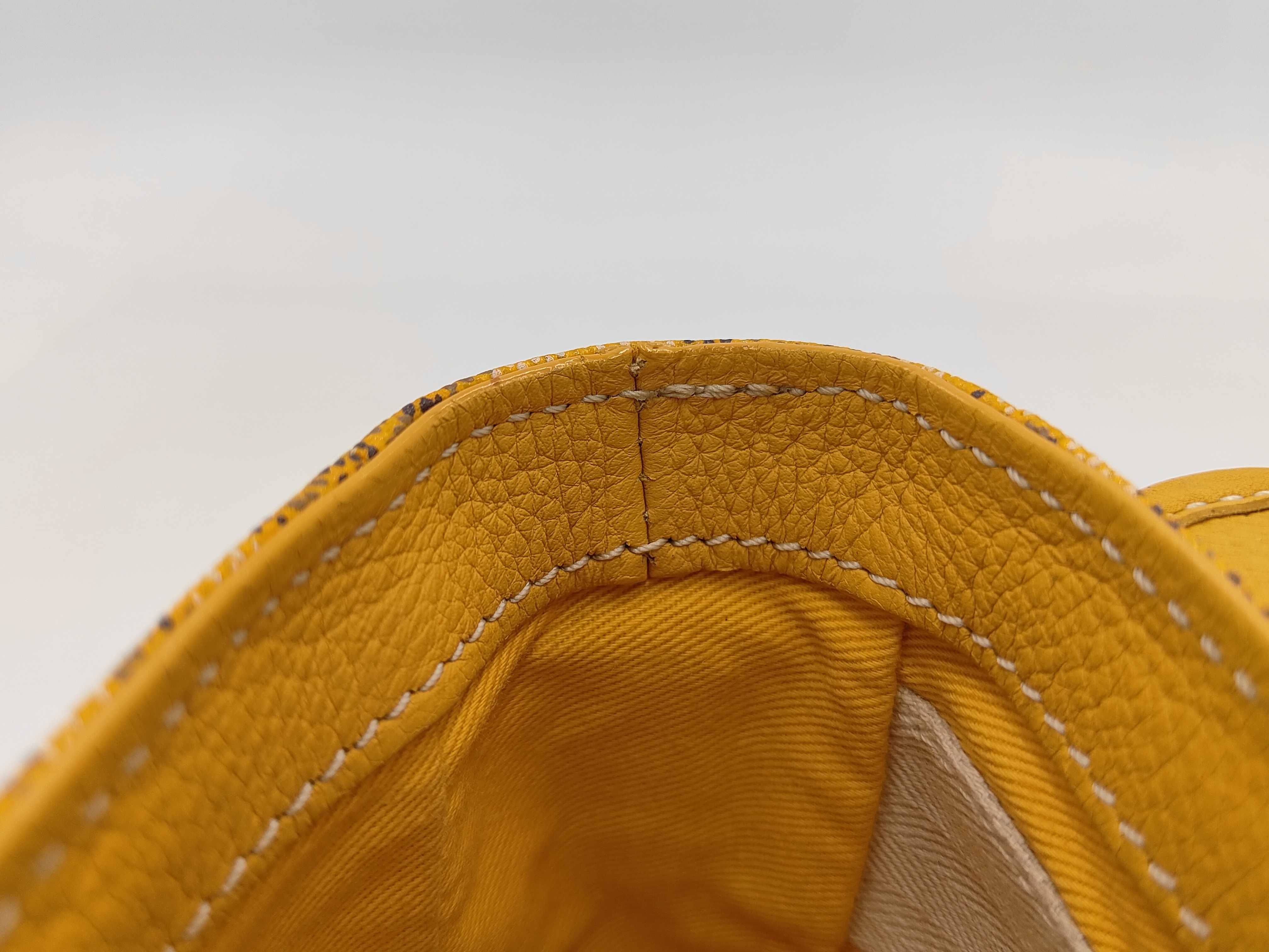 Grand Bleu PM Yellow Goyard Shoulder Bag — view 10
