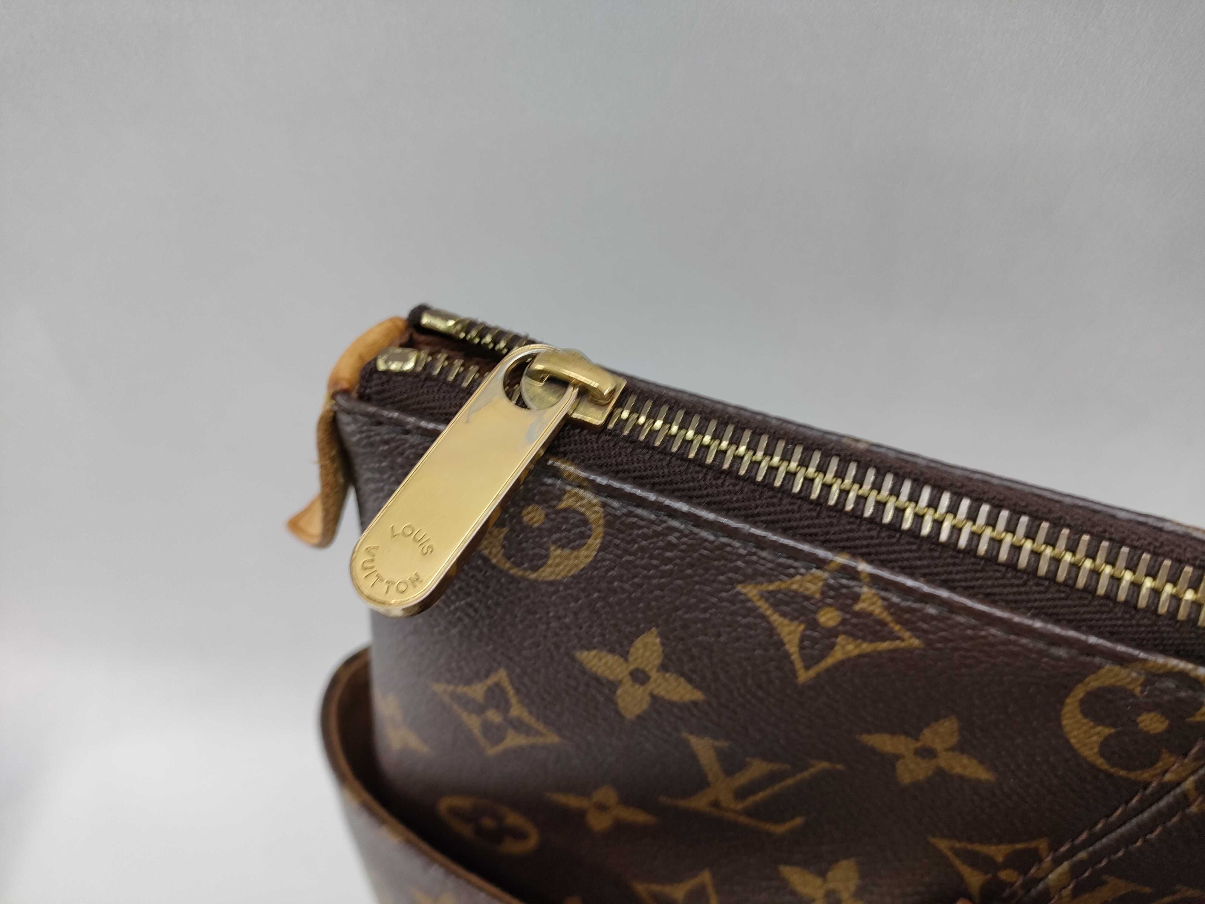 Monogram Louis Vuitton Totally MM Monogram M41015 Tote Bag — view 13