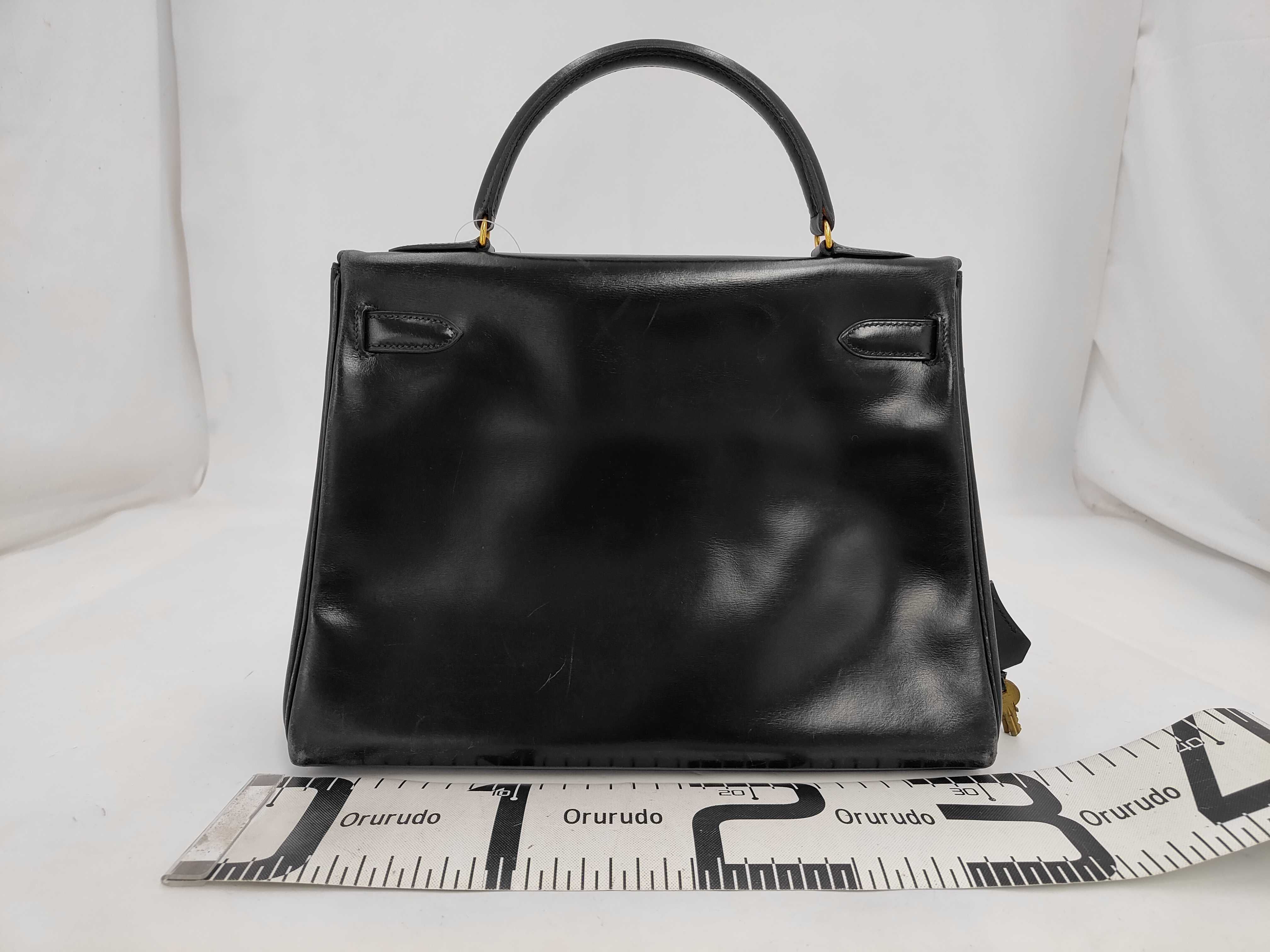 Kelly 32 Calfskin Black Gold Hardware N Stamp Handbag — view 2
