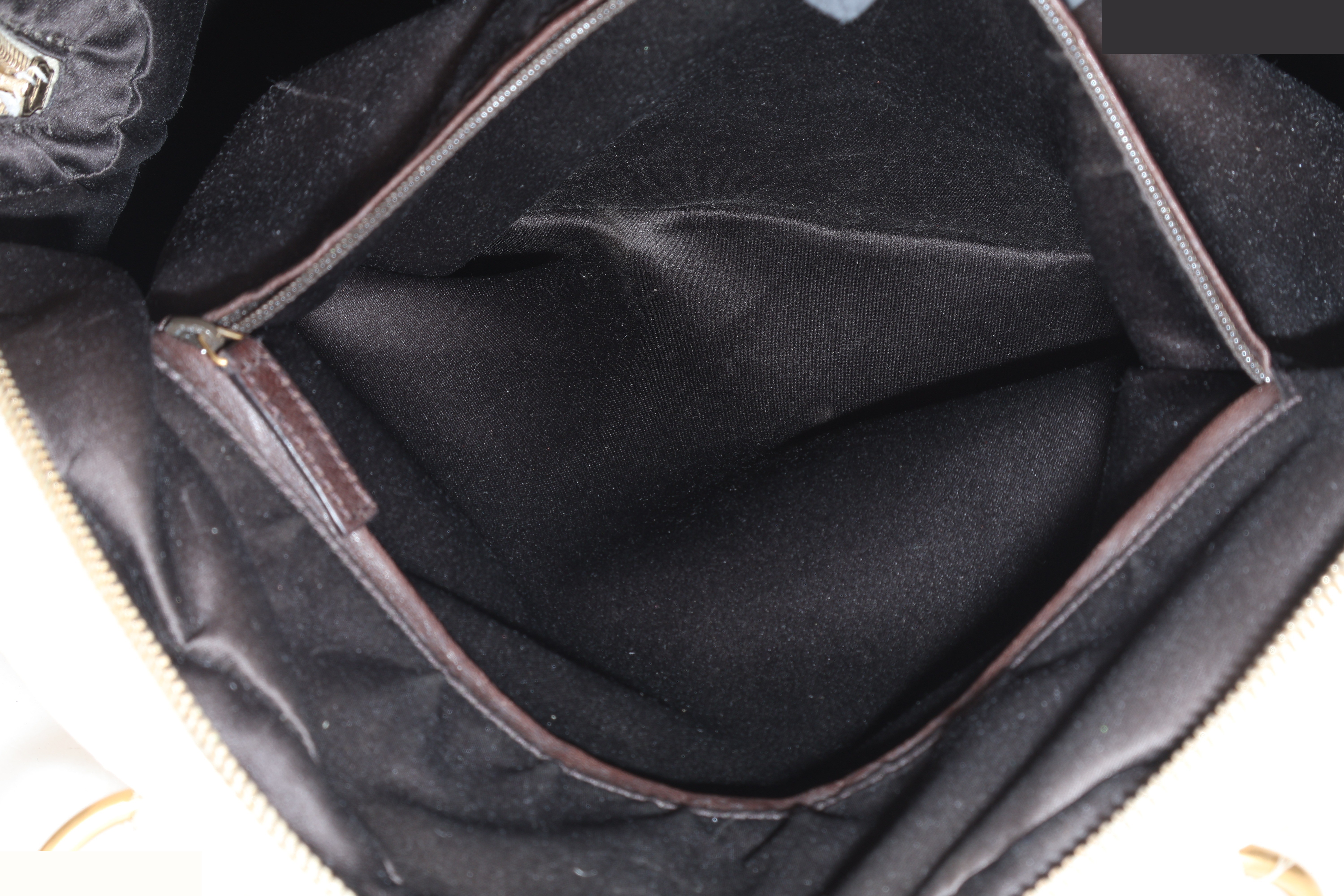 WHITE LEATHER LARGE MUSE BAG GHW — view 5