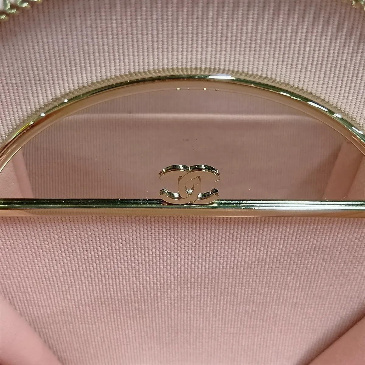 Matelassé Caviar Skin 2-Way Shoulder Bag Vanity Case Pink Gold Hardware 31877032 (Serial Number 31) — view 14
