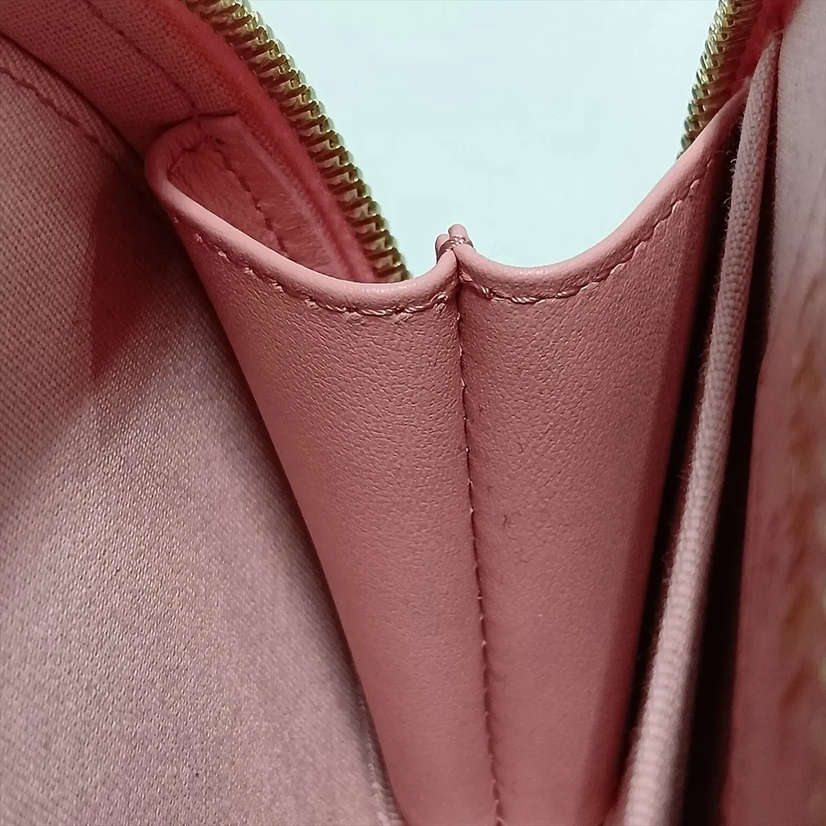 Matelassé Caviar Skin 2-Way Shoulder Bag Vanity Case Pink Gold Hardware 31877032 (Serial Number 31) — view 15