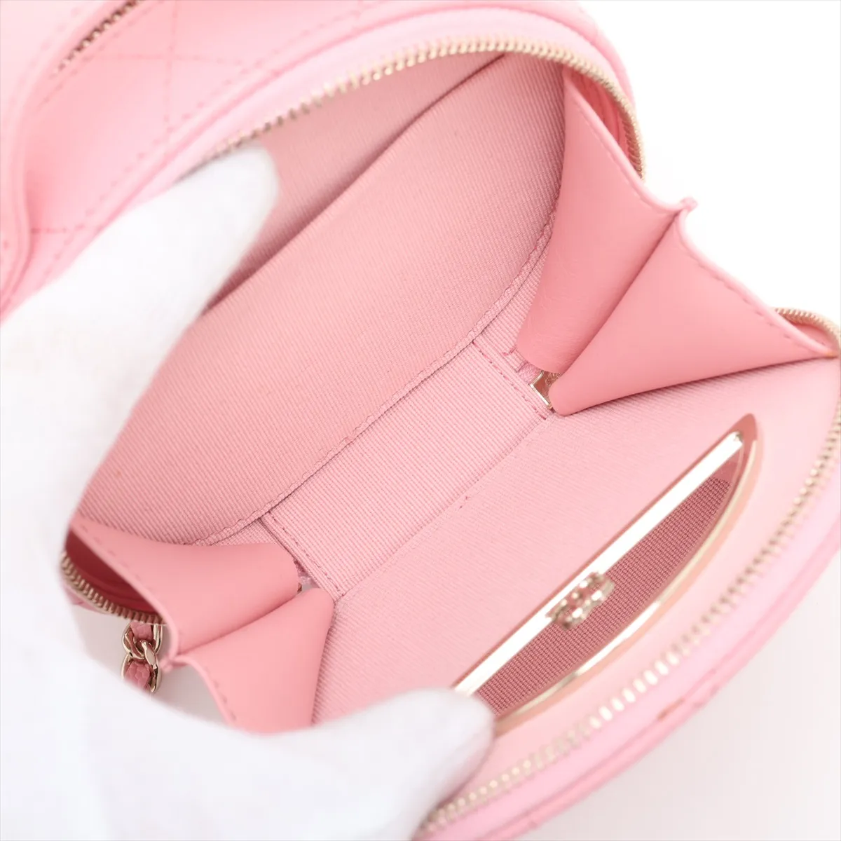 Matelassé Caviar Skin 2-Way Shoulder Bag Vanity Case Pink Gold Hardware 31877032 (Serial Number 31) — view 8