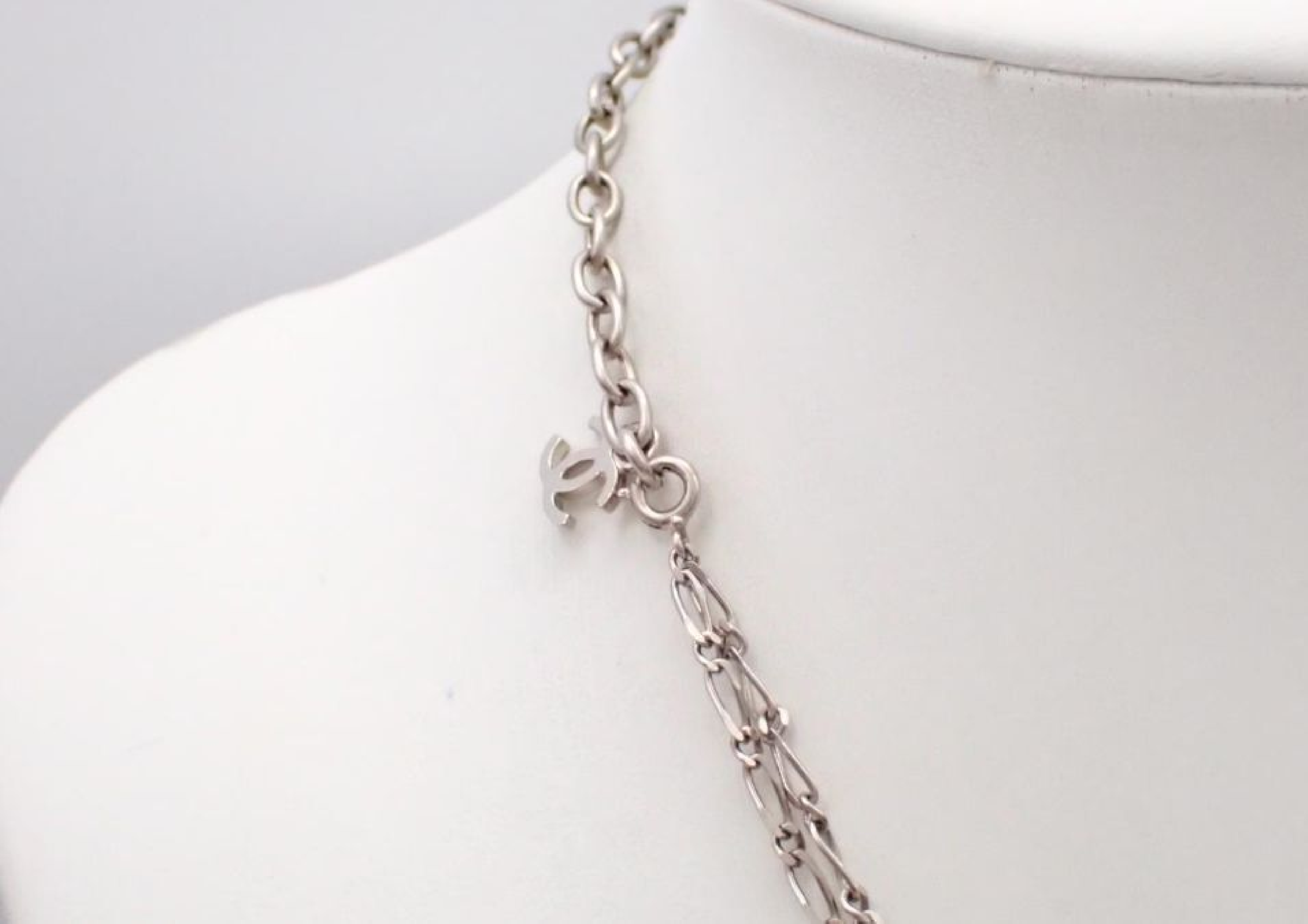 Shell Necklace, 3-strand Pearl Chain, approx. 48cm, with markings, item number 98A. — view 3
