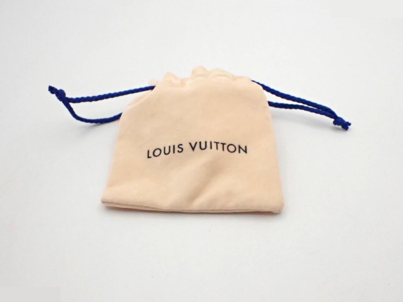 Essential V Necklace, chain approximately 46cm — view 4