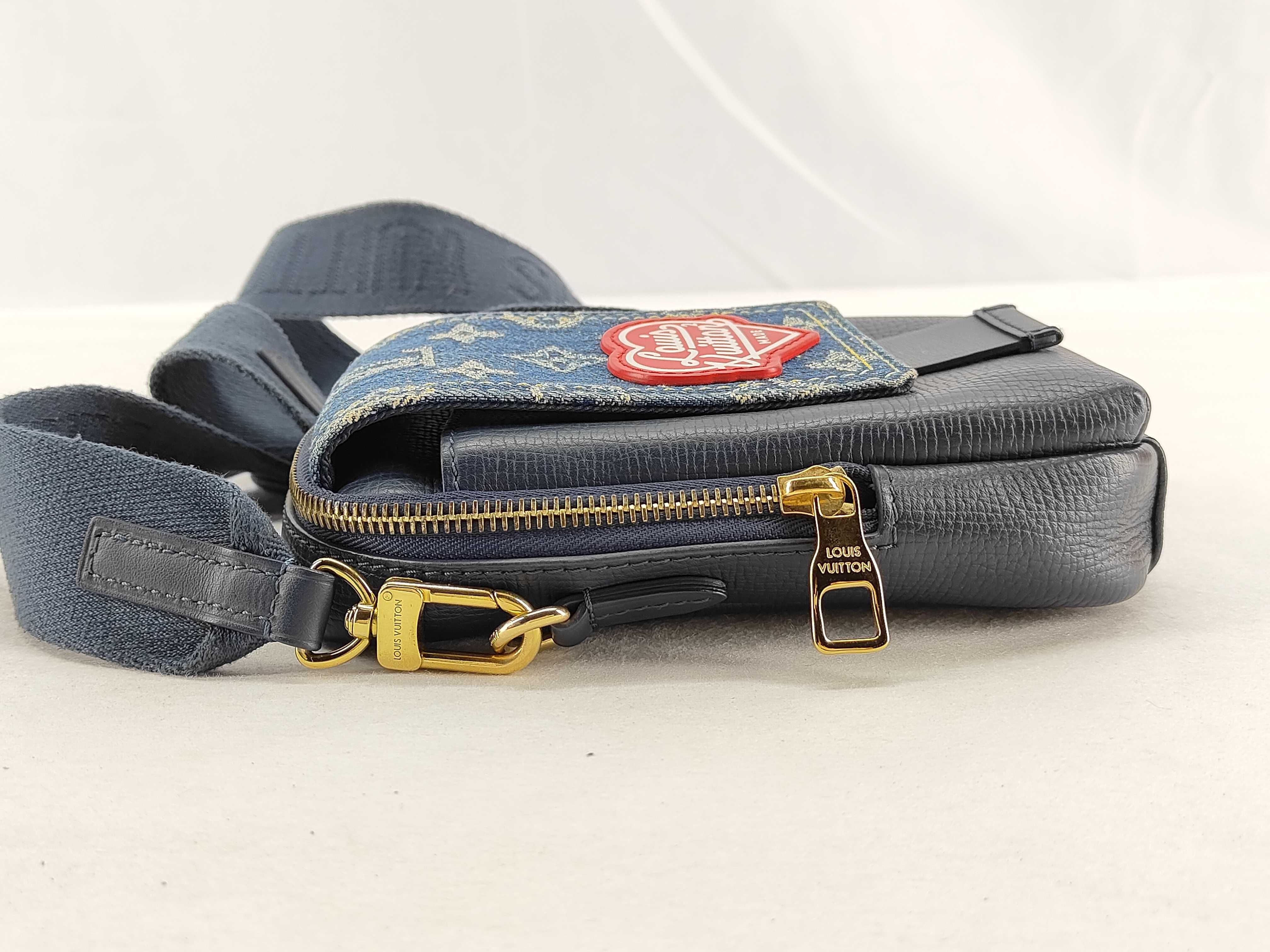 Monogram Denim Louis Vuitton NIGO M81060 Double Phone Pouch Monogram Denim Shoulder Bag with IC Card — view 3