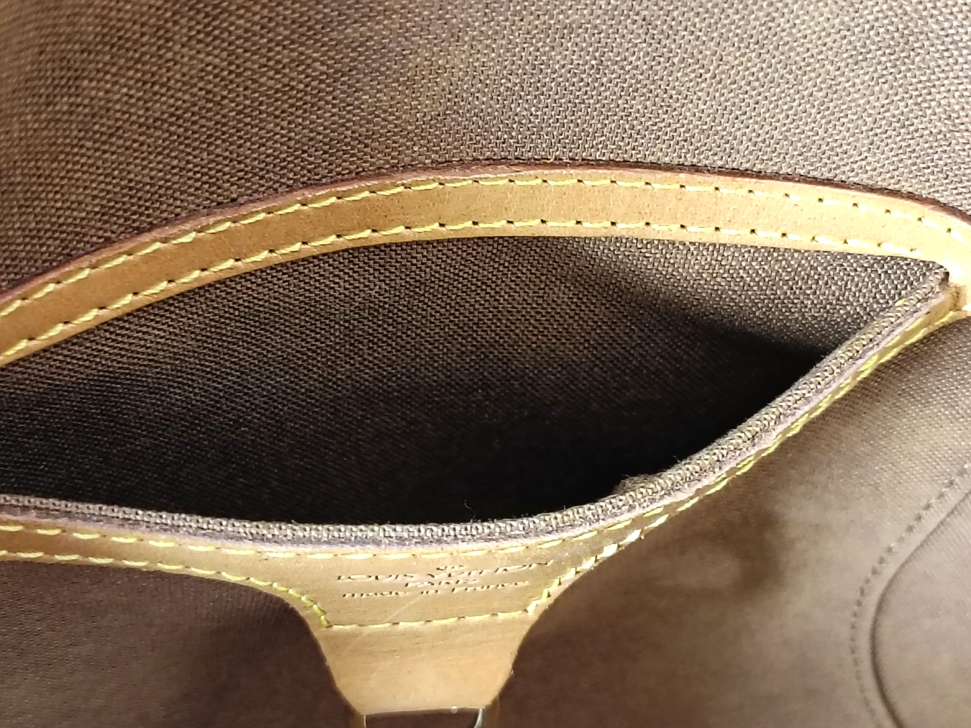 Monogram Ellipse MM M51126 TH0024 Handbag — view 11