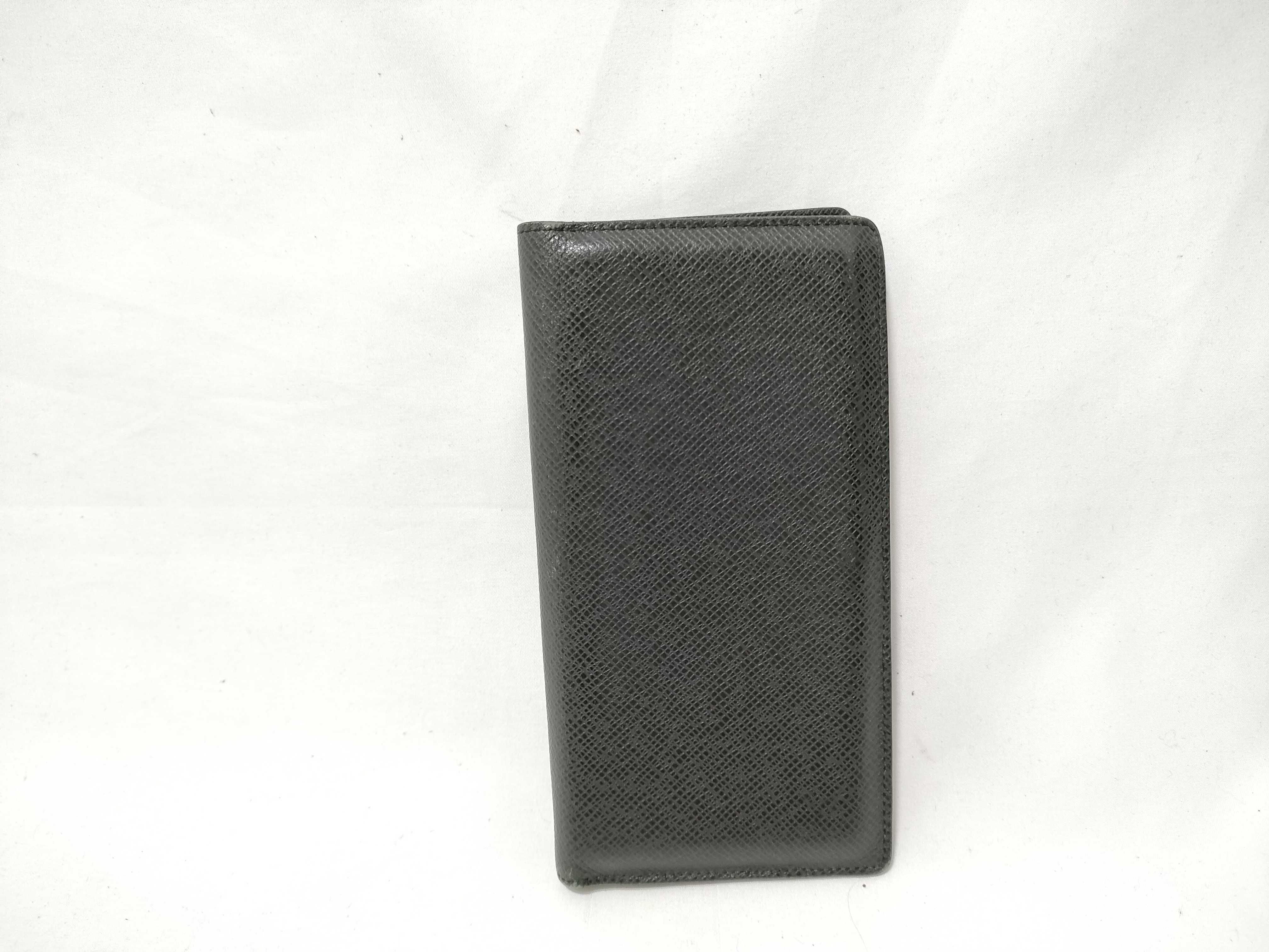 Taiga long wallet with billfold