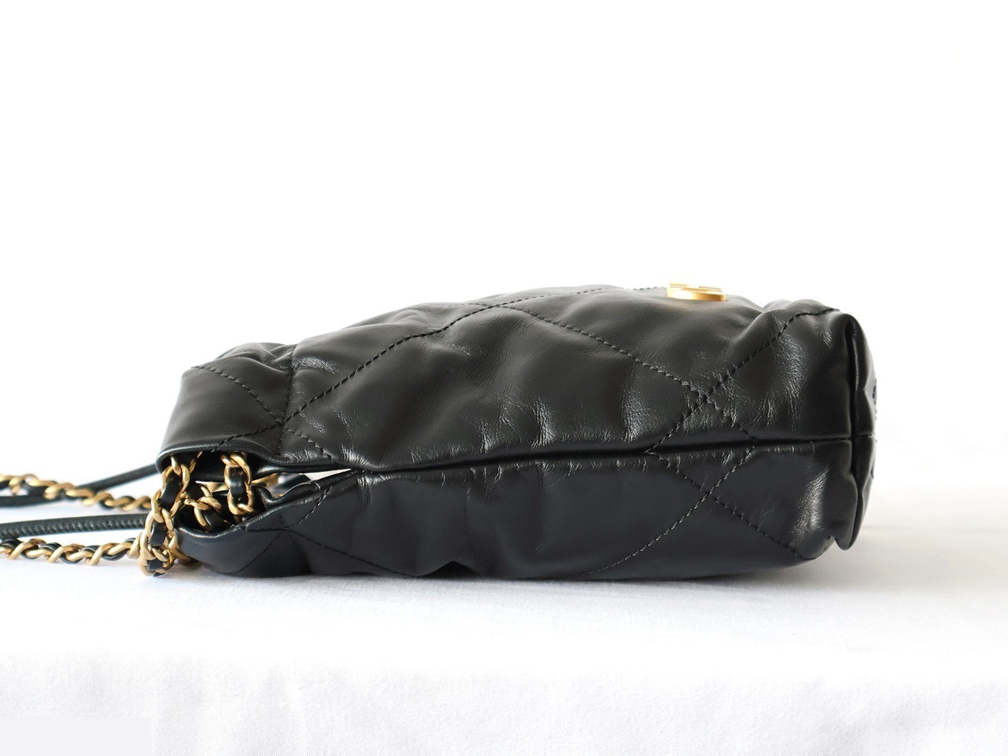 22 Shiny Calfskin Chain Shoulder Bag, Black — view 5