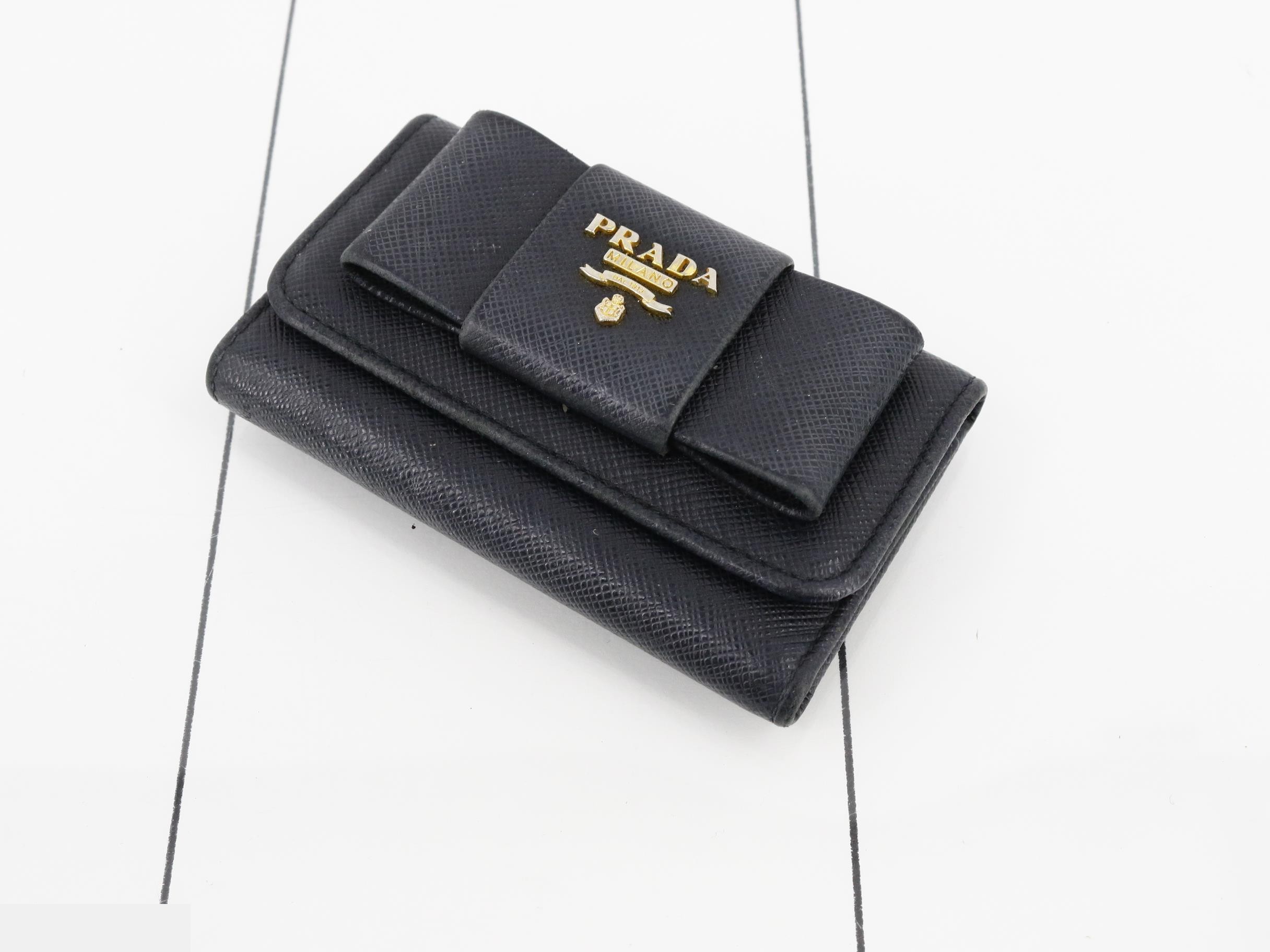 Wallets and key cases (summary) — view 3