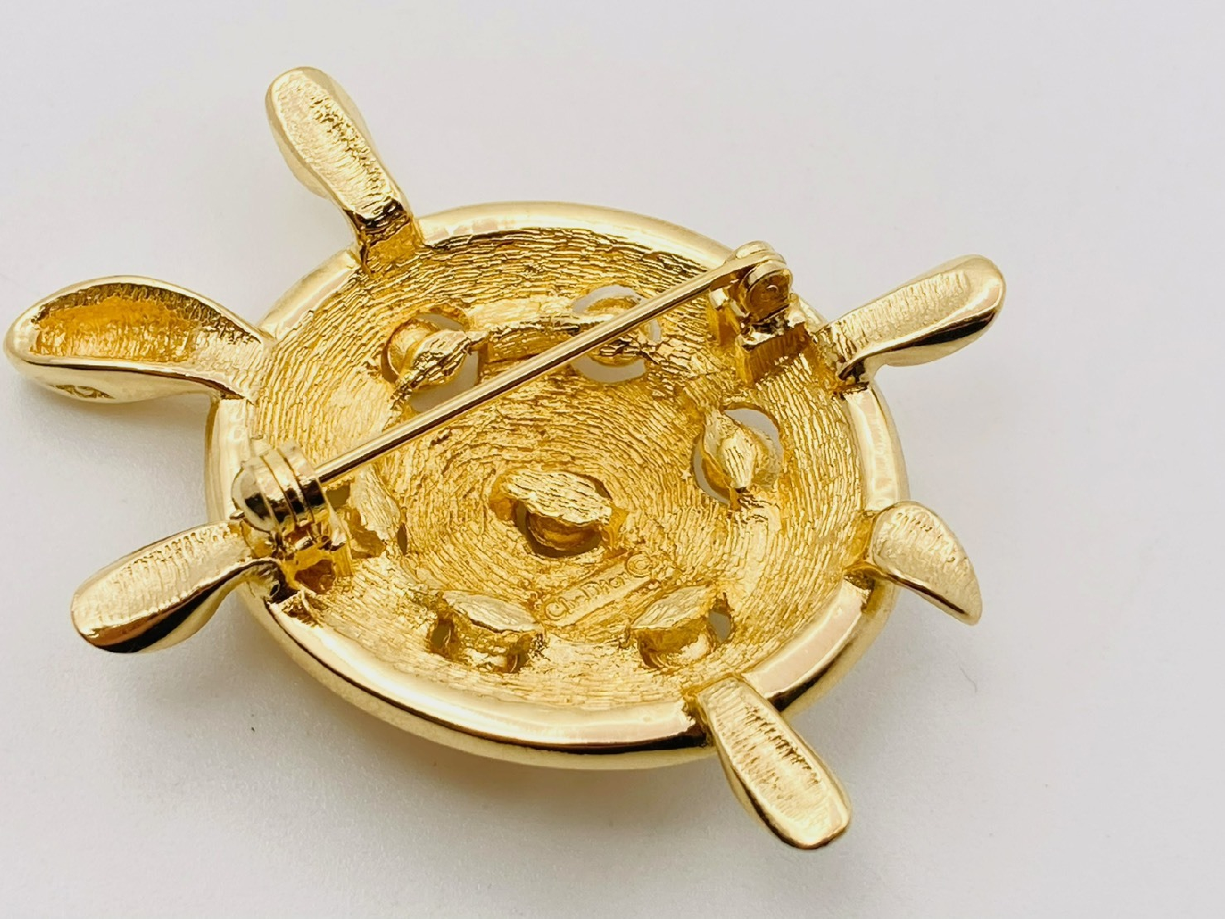 Turtle Gold Brooch — view 2