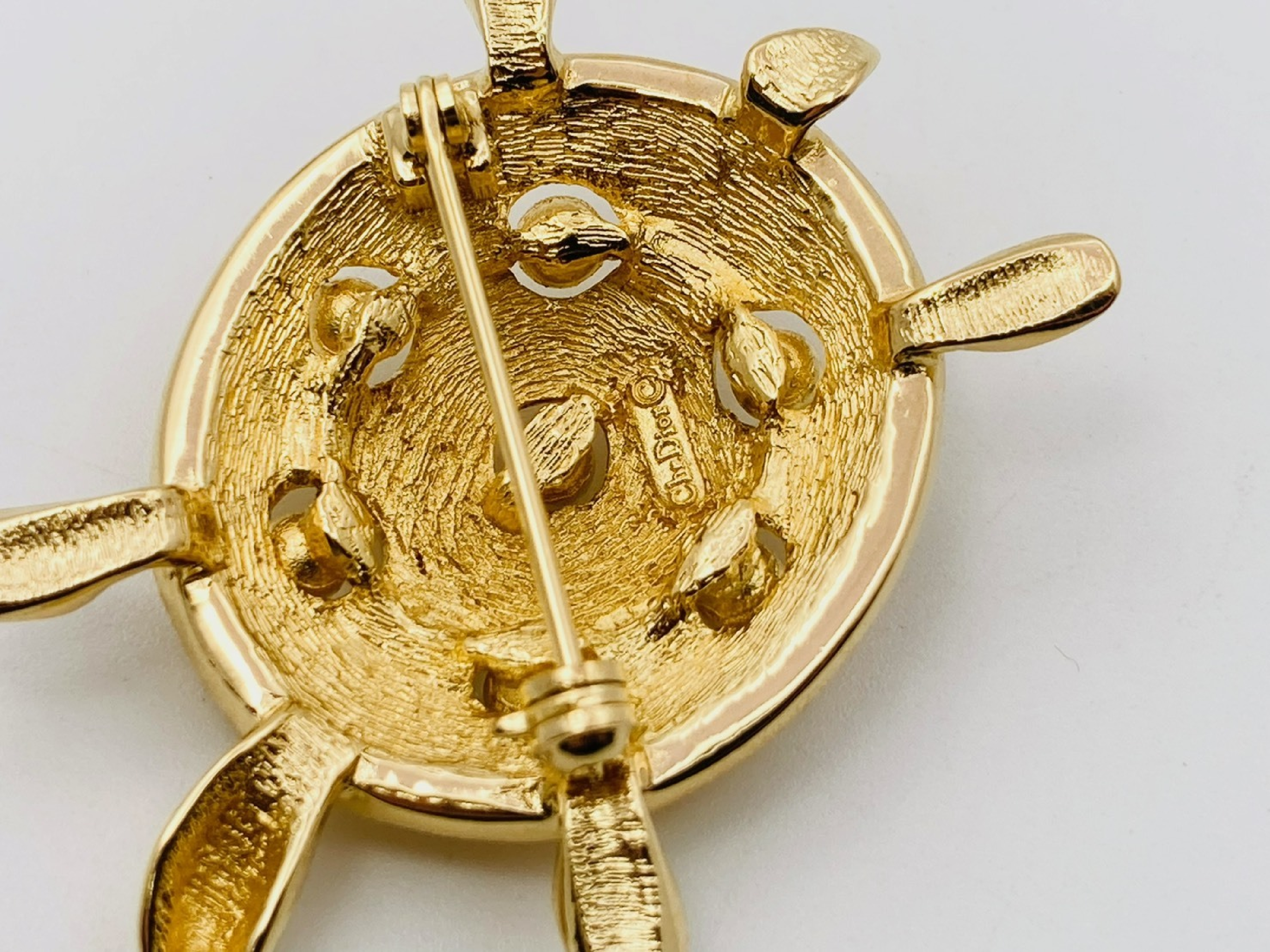 Turtle Gold Brooch — view 3