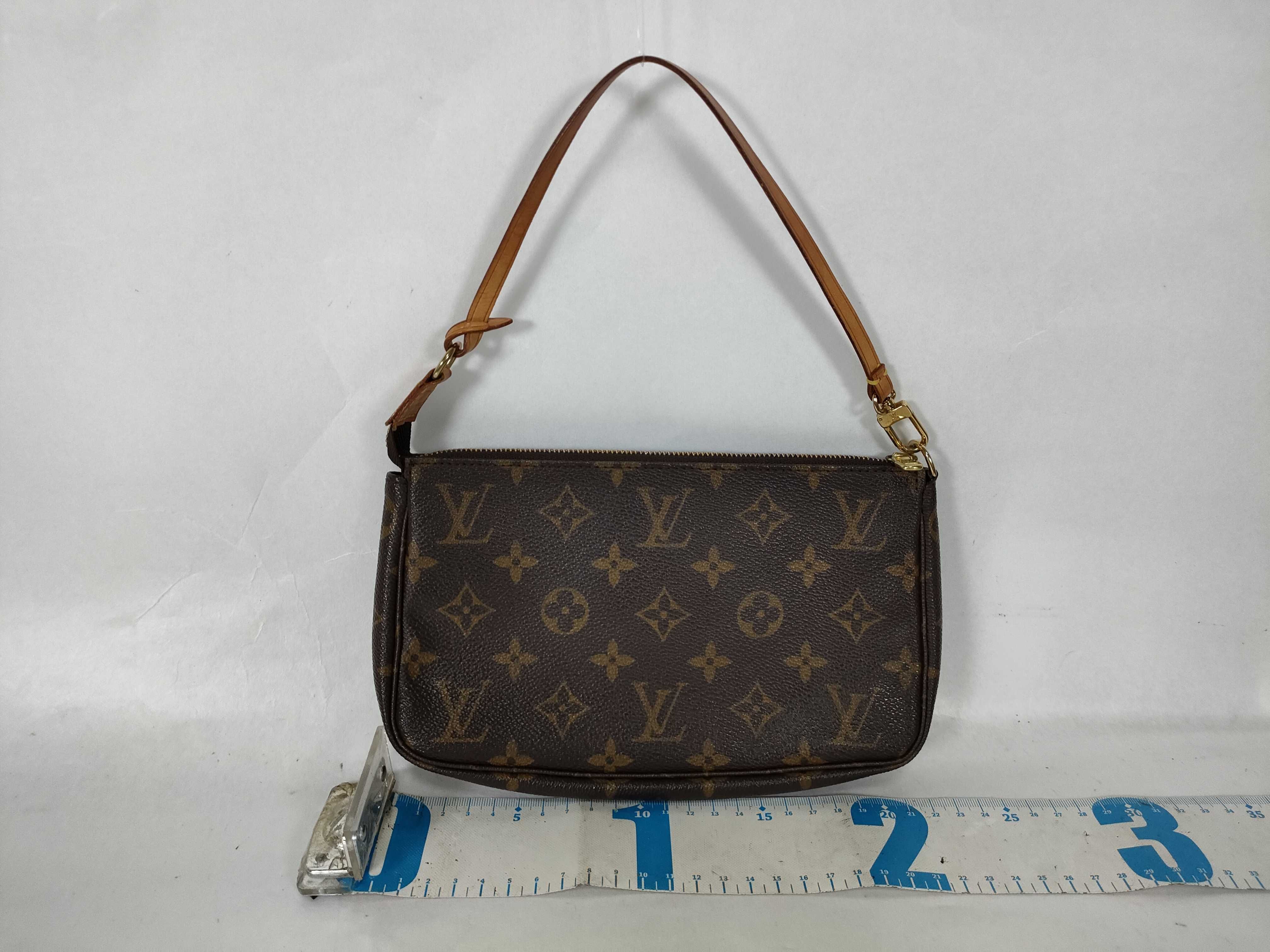 Monogram Accessoires VI1001 Pouch — view 2