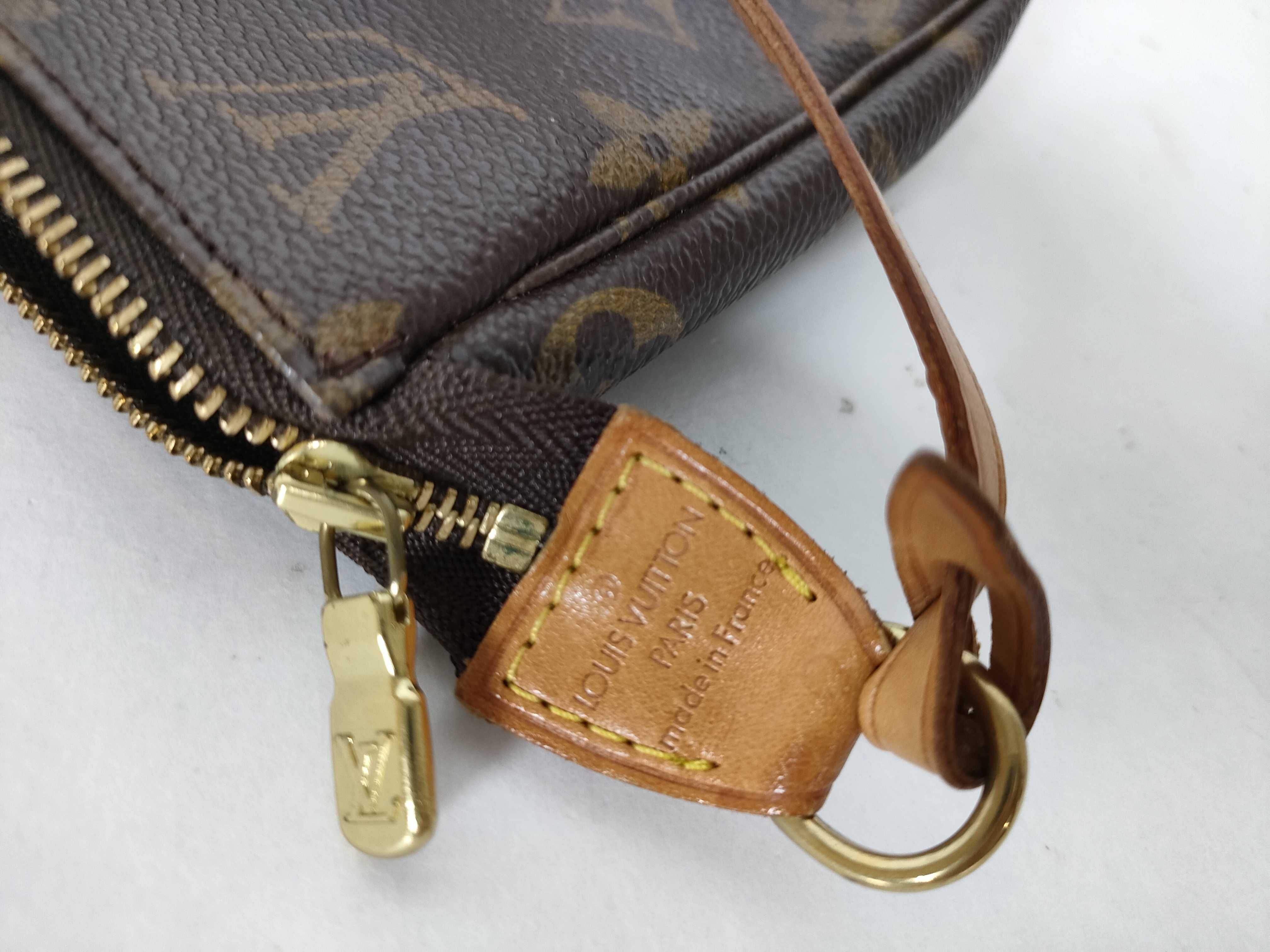 Monogram Accessoires VI1001 Pouch — view 12