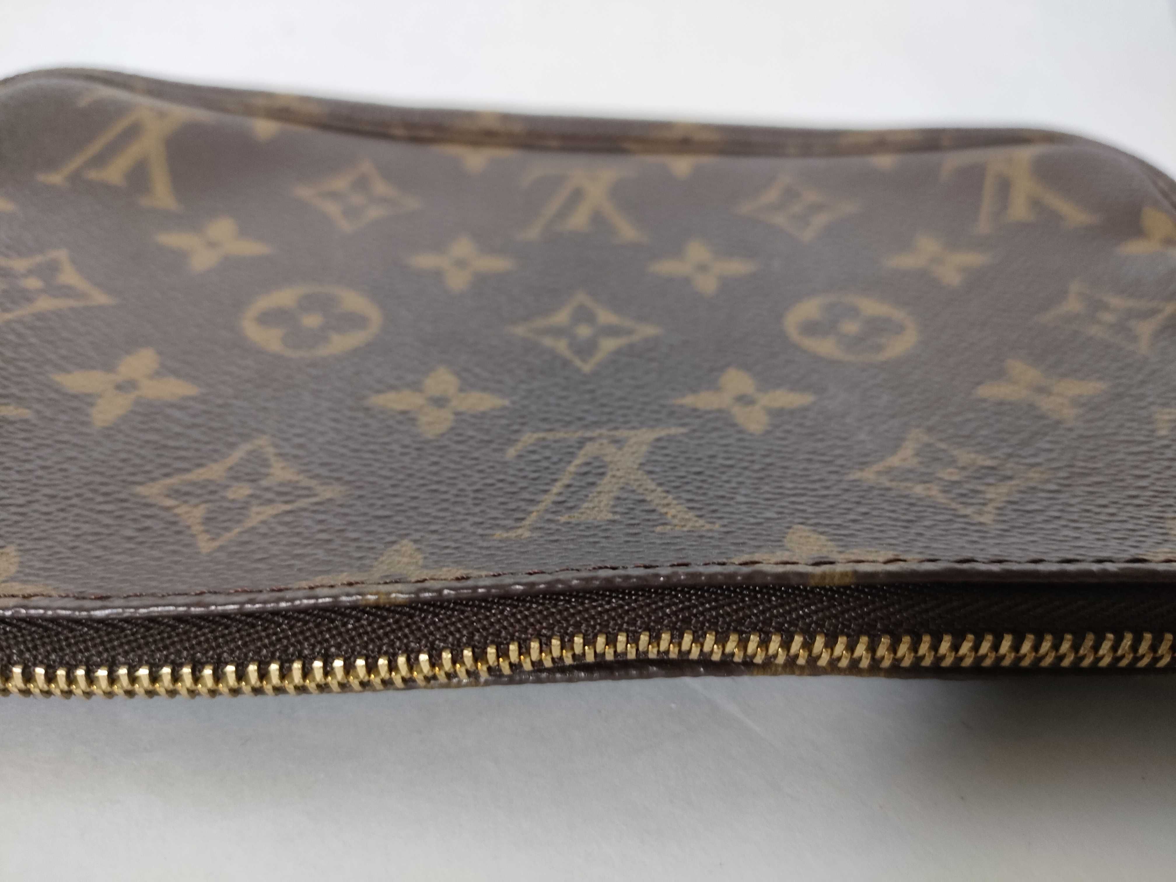 Monogram Accessoires VI1001 Pouch — view 9